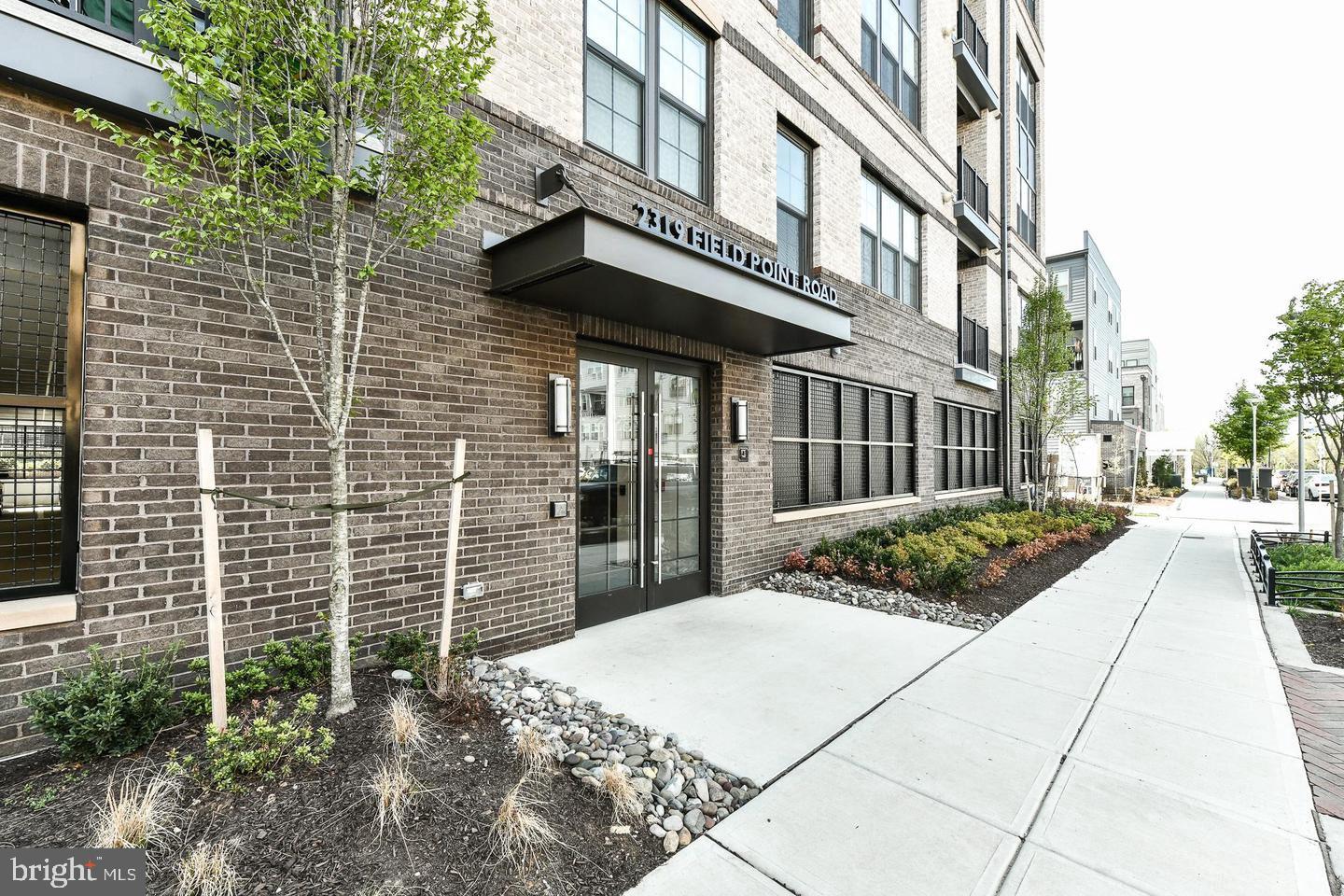 METROPARK AT ARROWBROOK - Residential