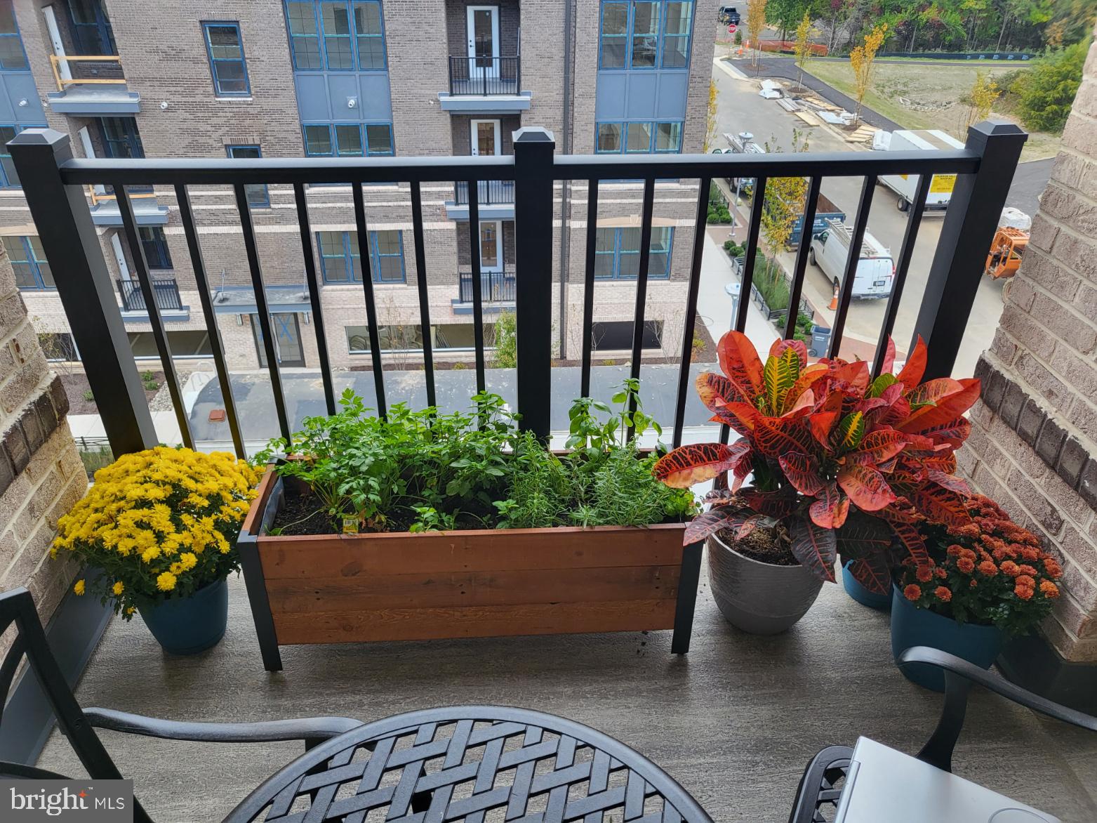 METROPARK AT ARROWBROOK - Residential