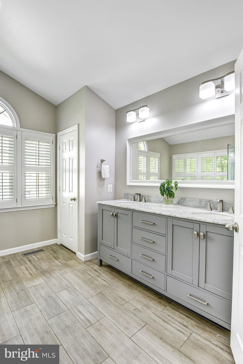 FAIR LAKES FOREST - Residential