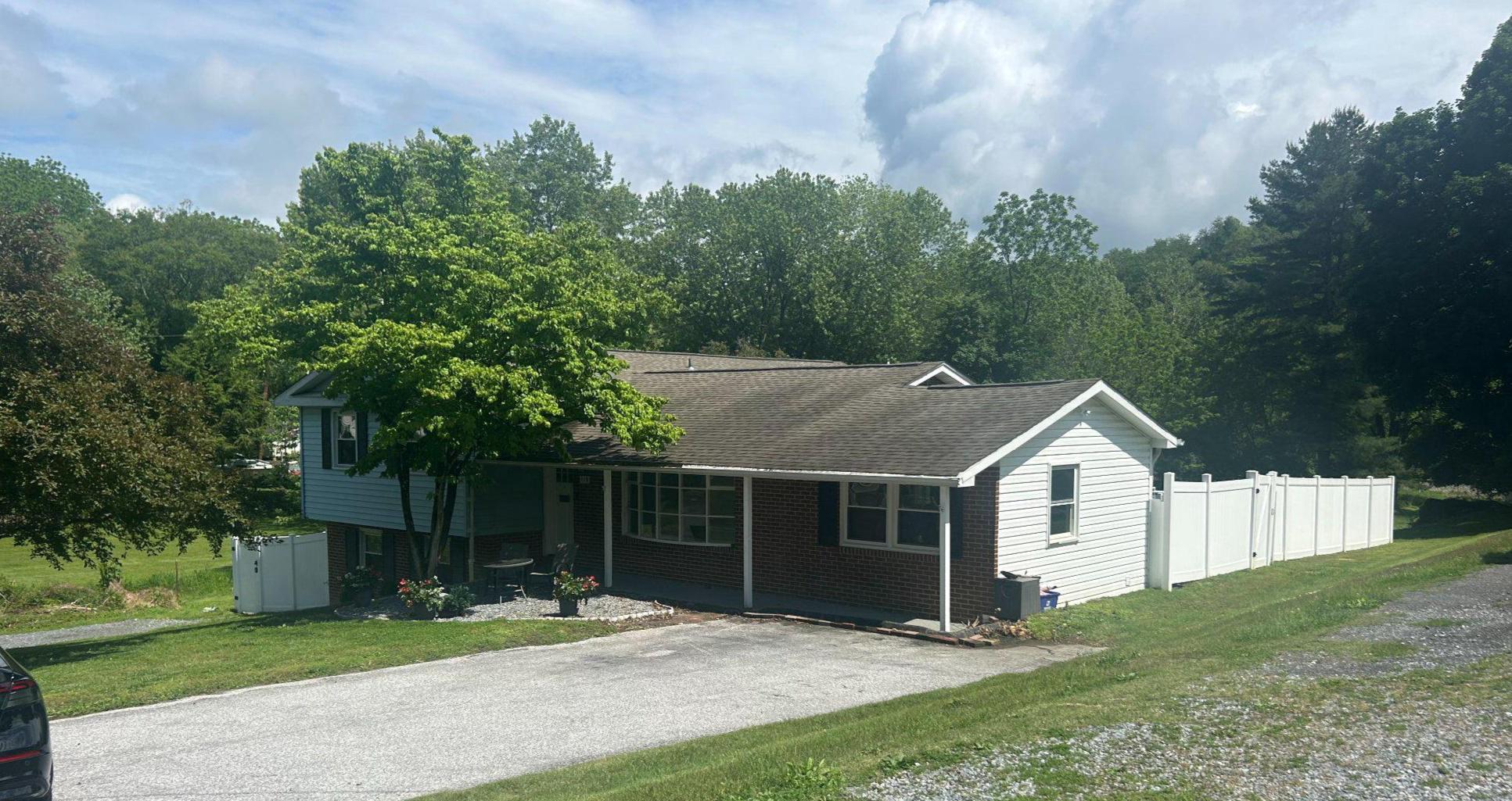 119 SCHOOLHOUSE ROAD