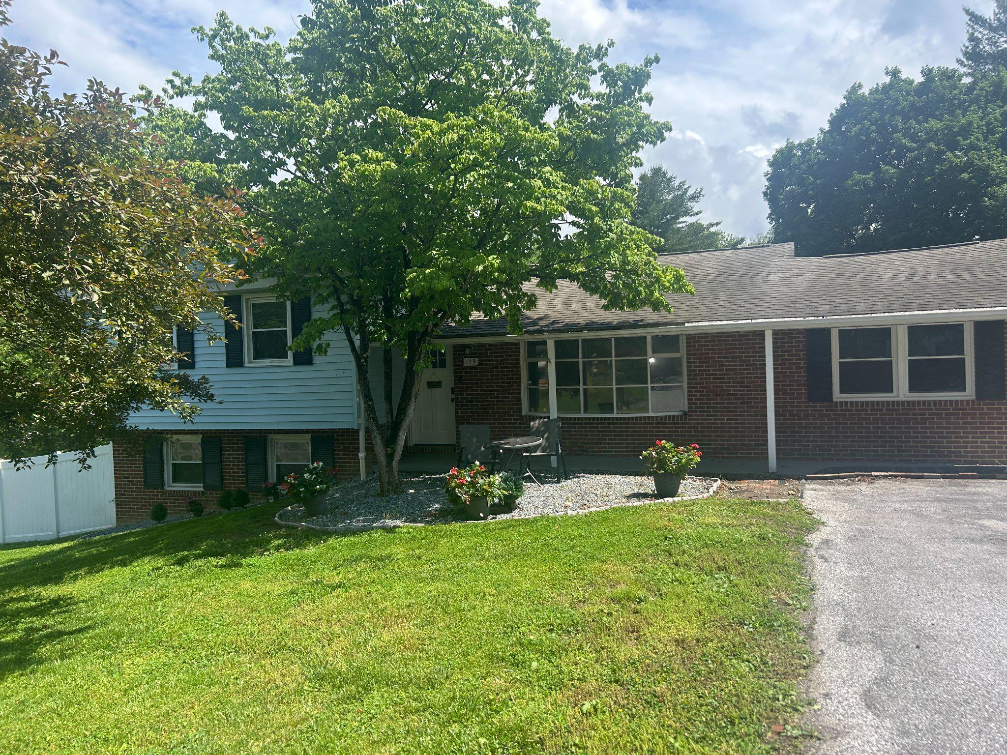 119 SCHOOLHOUSE ROAD