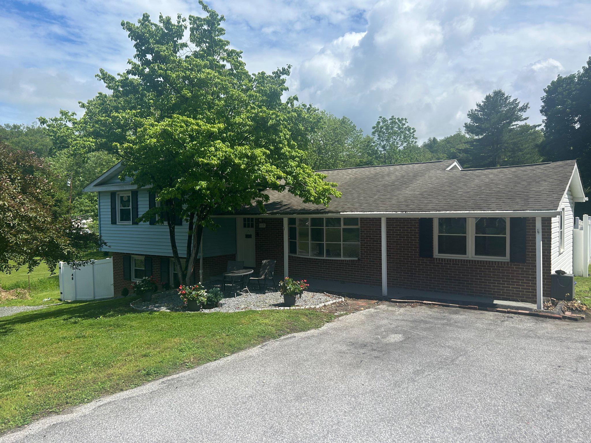 119 SCHOOLHOUSE ROAD