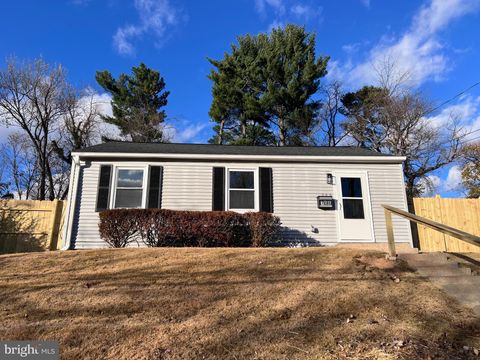 Photo of 708 Crabb Avenue, ROCKVILLE, MD 20850 (MLS # MDMC2207660)