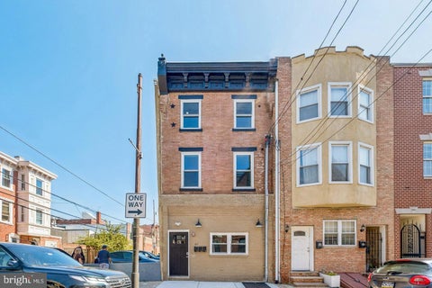 Townhouse For Rent - 617 8th Street #2<br/> PHILADELPHIA, PA 19147