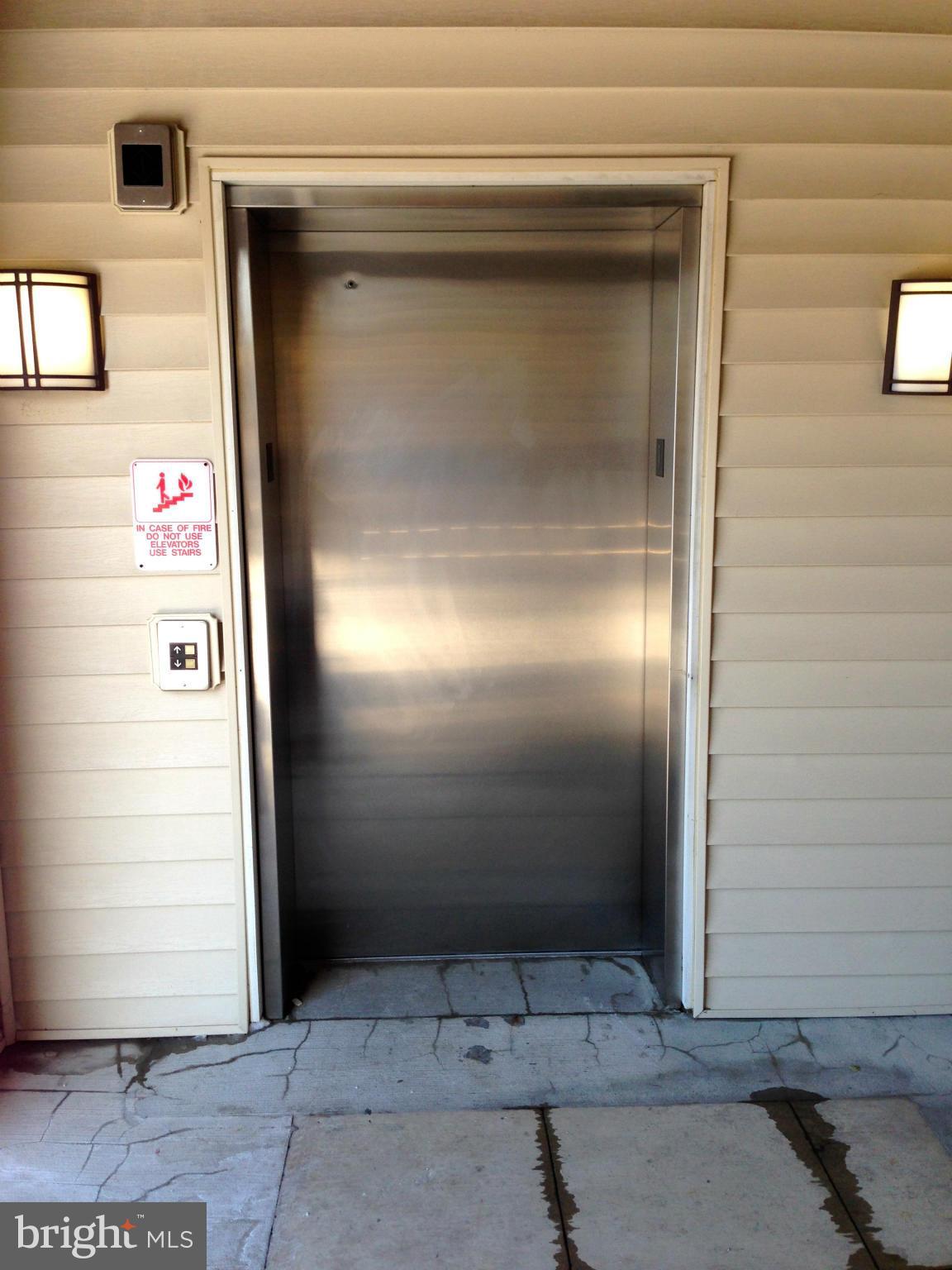 FAIRFAX RIDGE - Residential