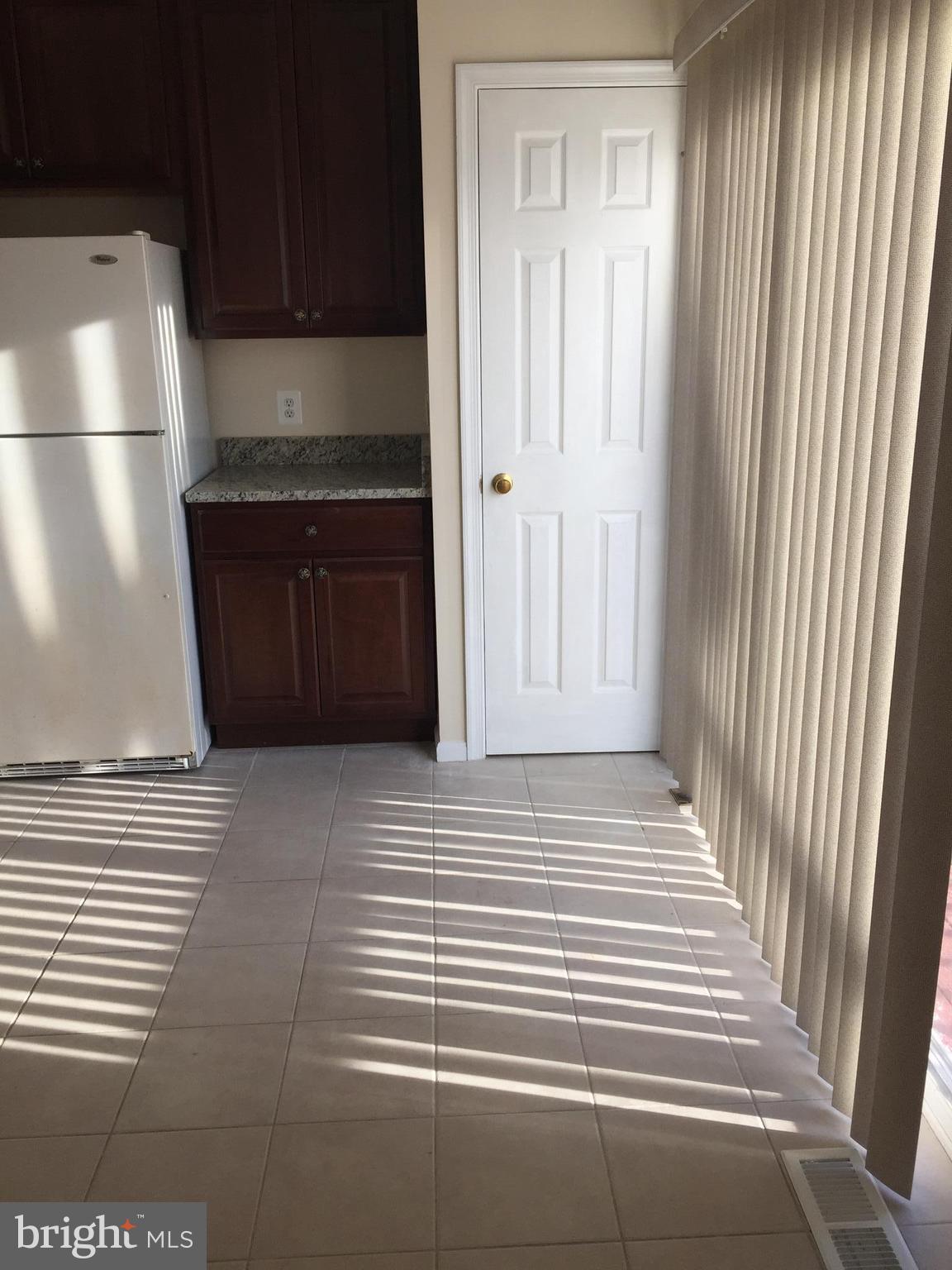 POTOMAC LAKES - Residential Lease