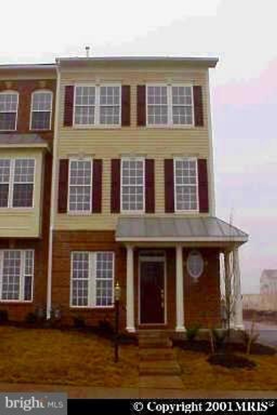 WONDERFUL SOUGHT AFTER BRIGHT AND SPACIOUS GADSBY OPEN FLOOR PLAN REMODELED TOWNHOUSE IN CASCADES.  3 BD 2.5 BATHS, 2 FP & 2 CAR GARAGE.  KITCHEN WITH BRAND NEW CABINETS AND GRANITE COUNTER TOP.  TENANT CAN ENJOY ALL AMENITIES (SWIMMING POOL, GYM, ETC).  NO BACKYARD THEREFORE NO PETS PLS.  OWNER R.E. LICENSEE.