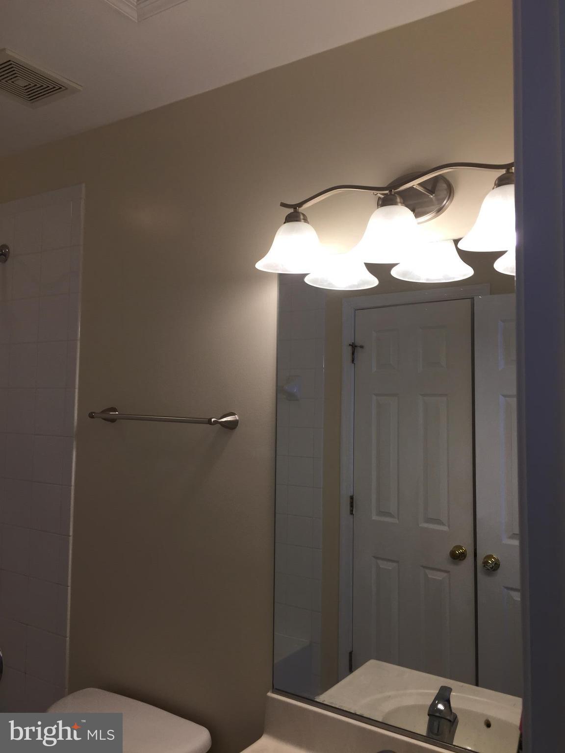 POTOMAC LAKES - Residential Lease