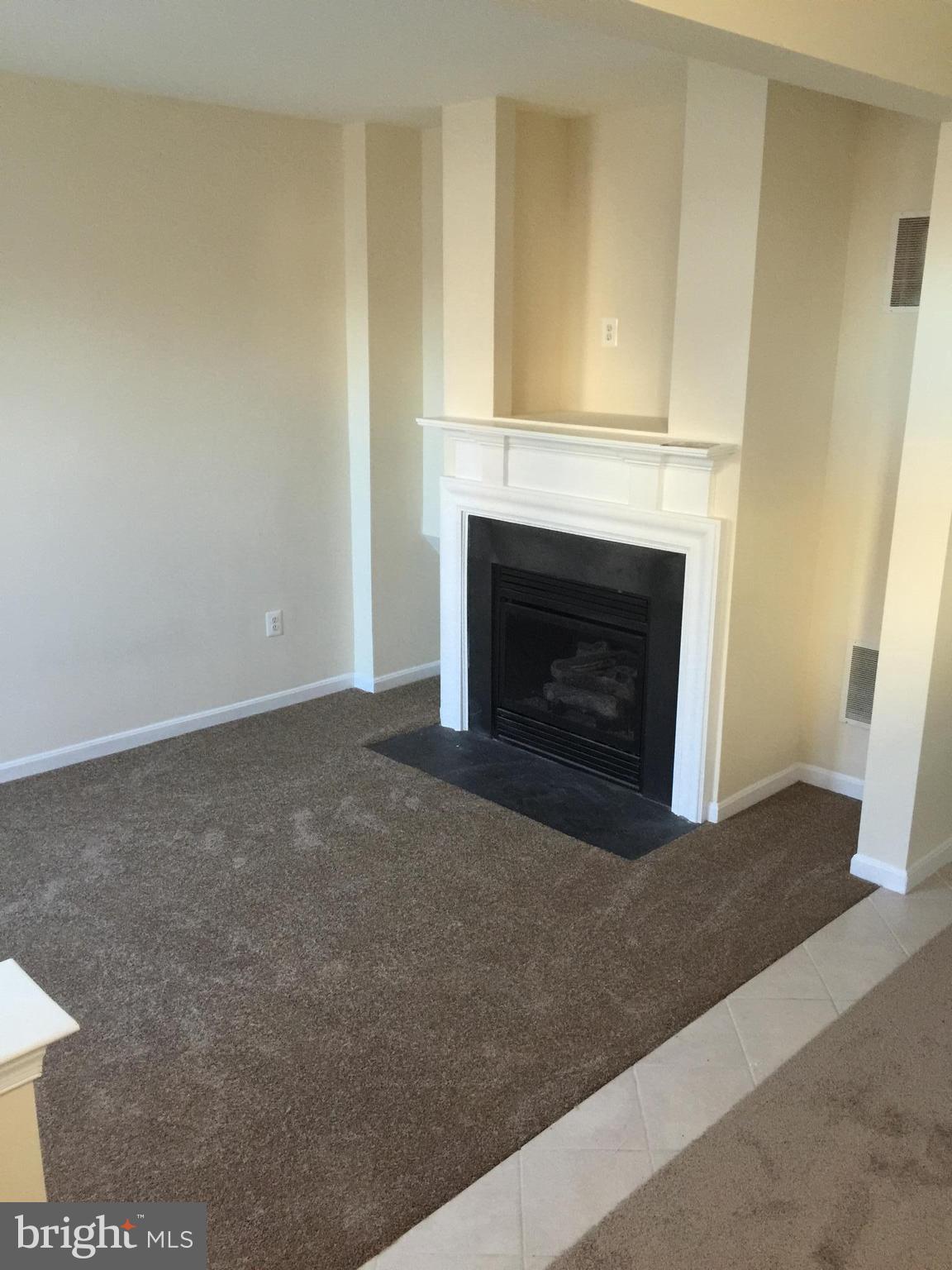 POTOMAC LAKES - Residential Lease