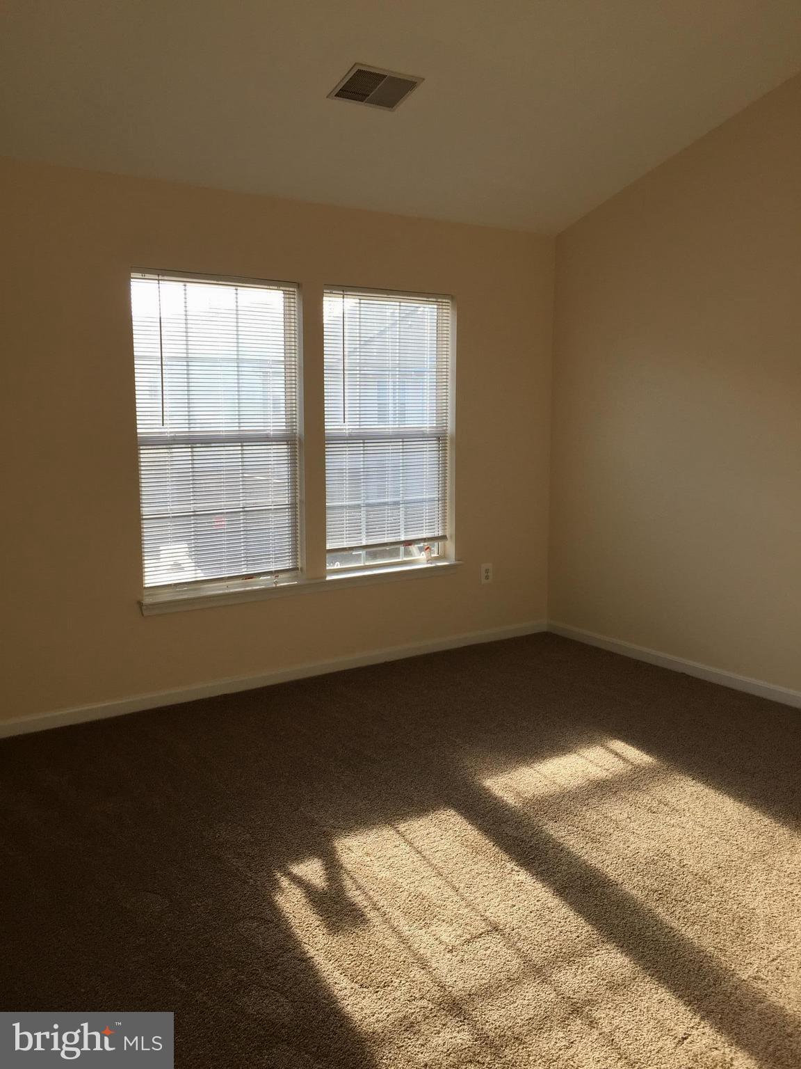 POTOMAC LAKES - Residential Lease