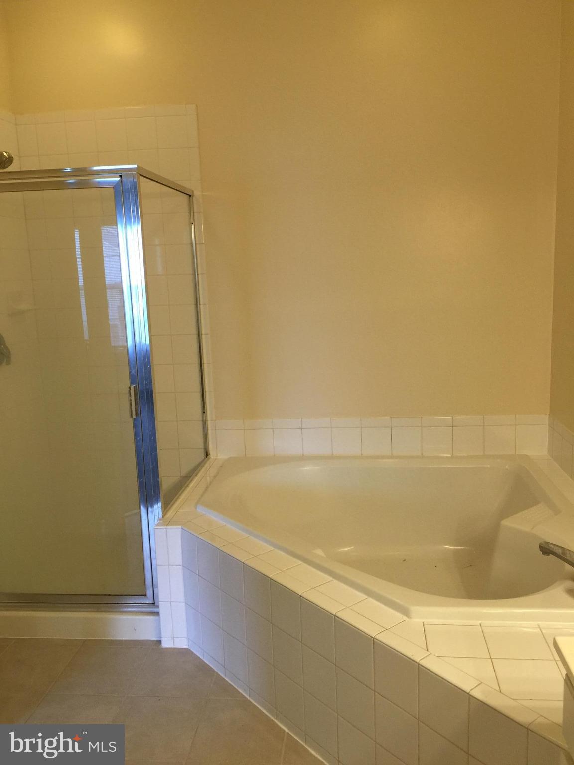 POTOMAC LAKES - Residential Lease