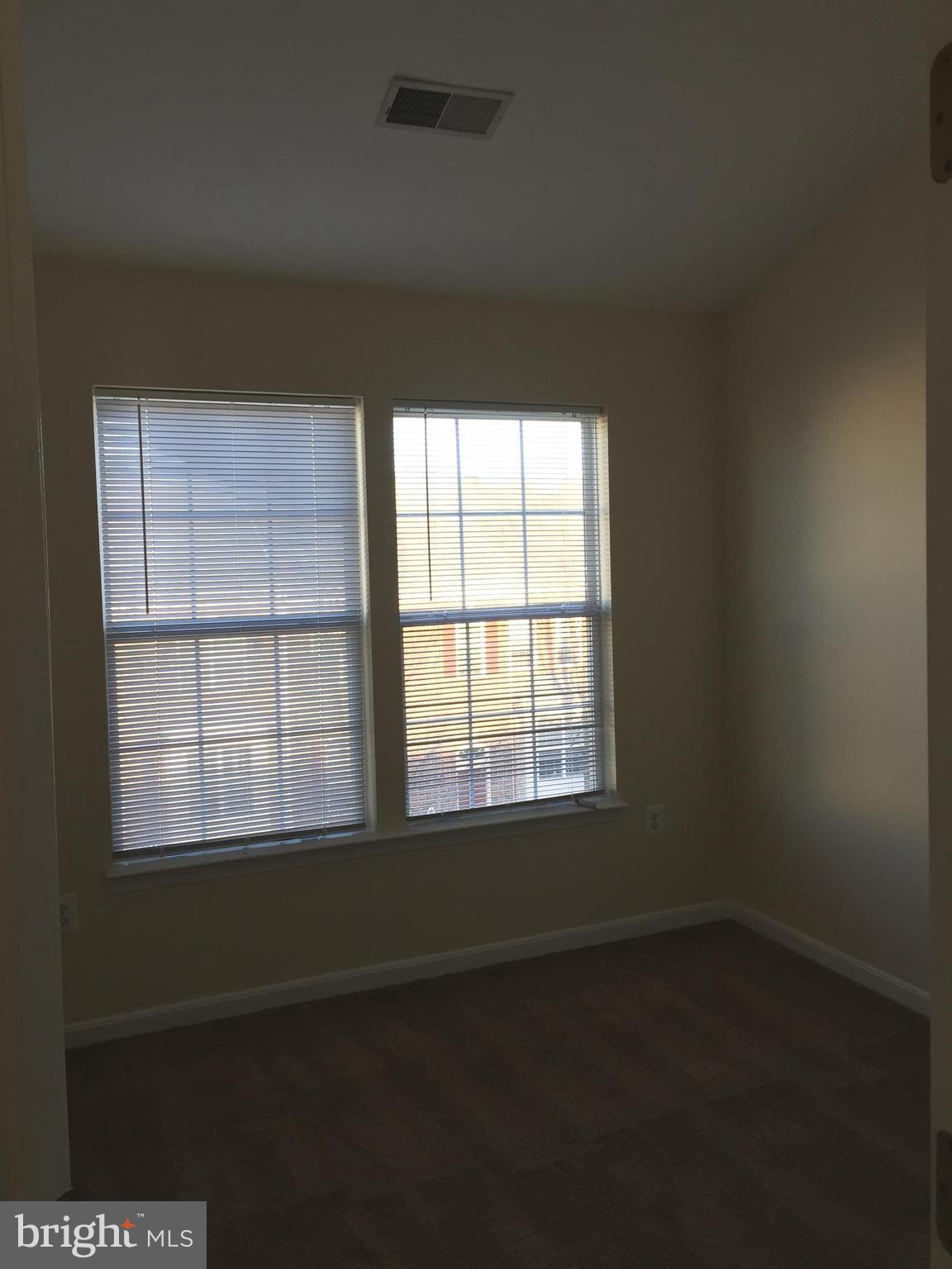 POTOMAC LAKES - Residential Lease