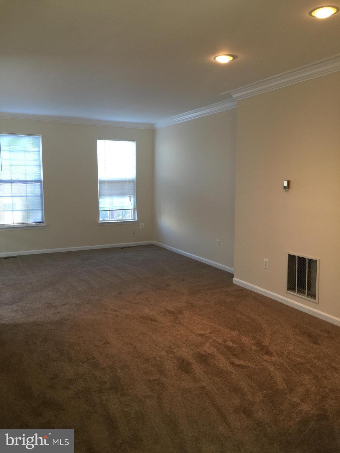 POTOMAC LAKES - Residential Lease