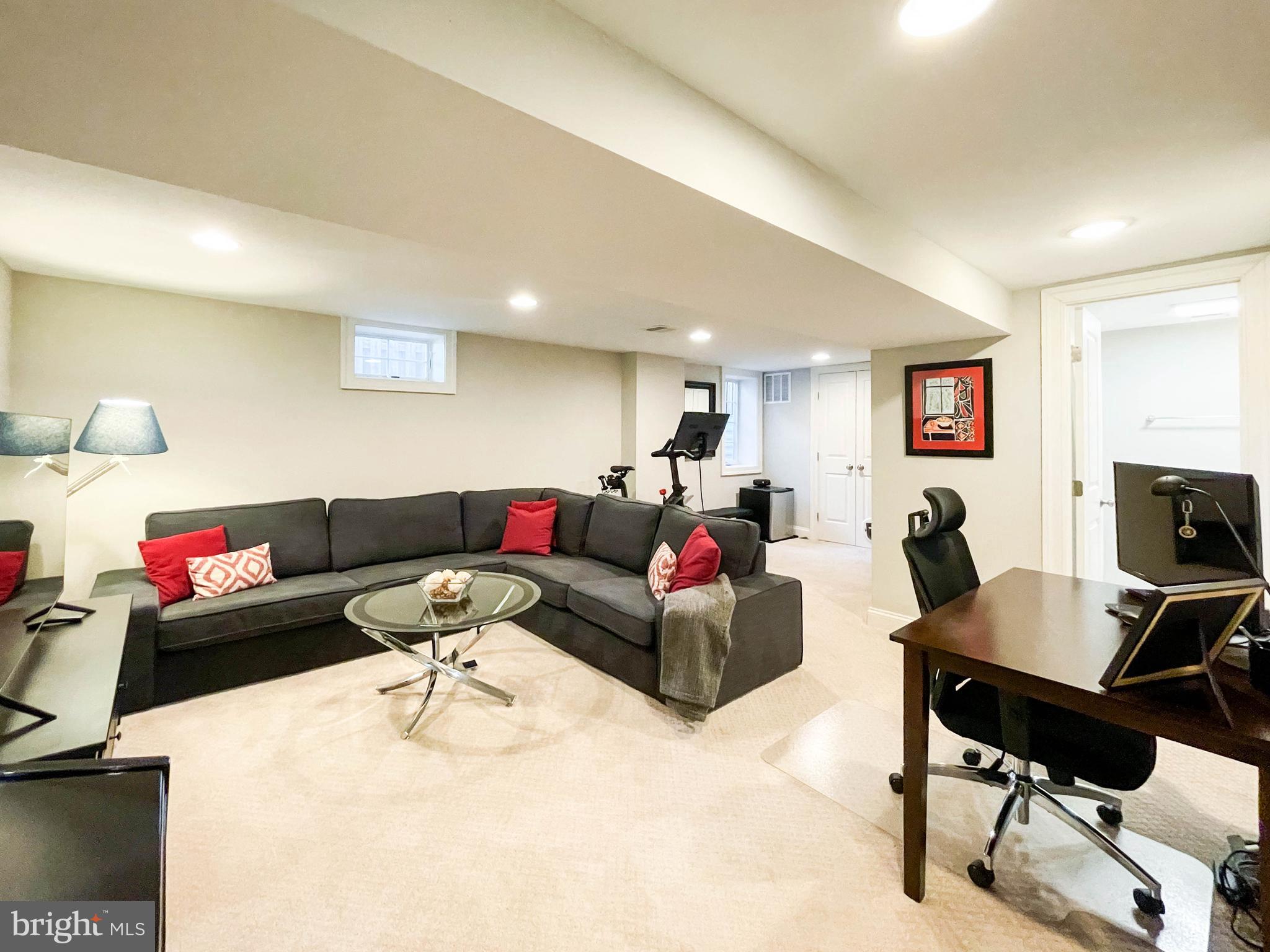 ROSEMONT - Residential