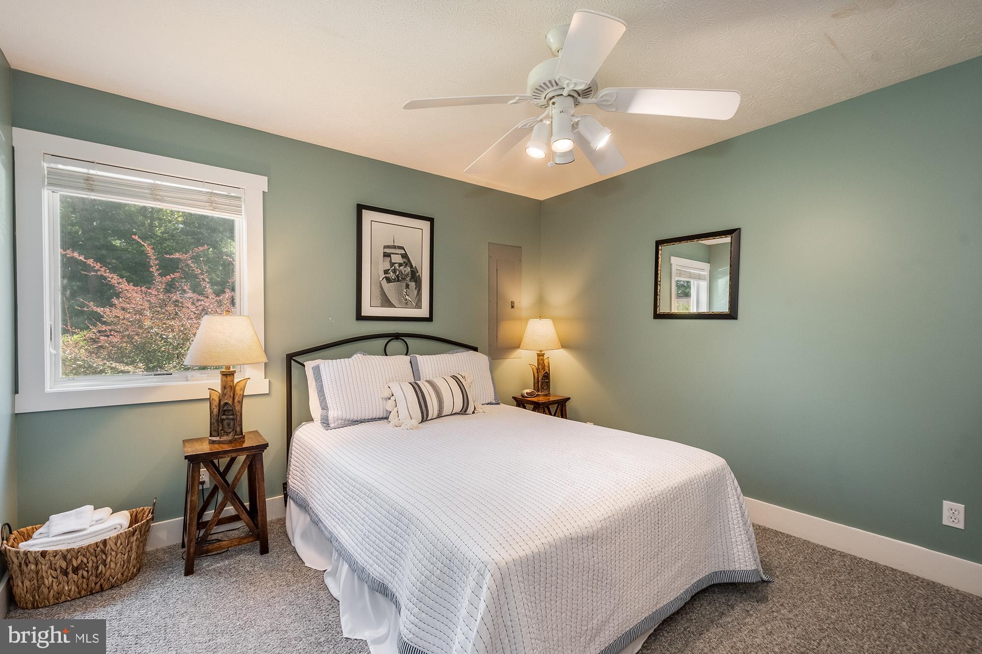 SILVER TREE LANDING - Residential