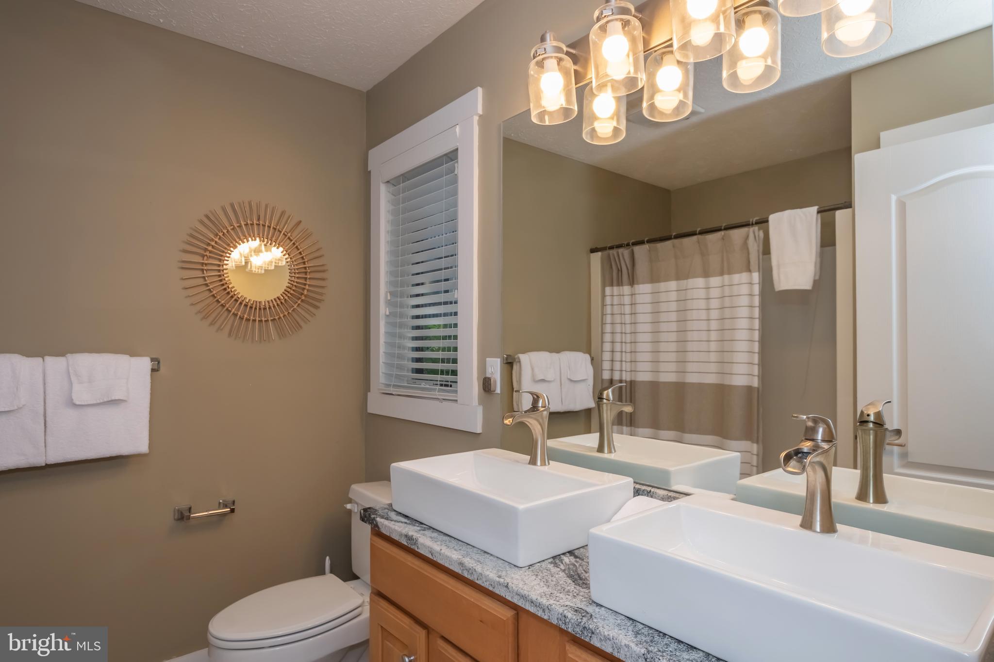 SILVER TREE LANDING - Residential