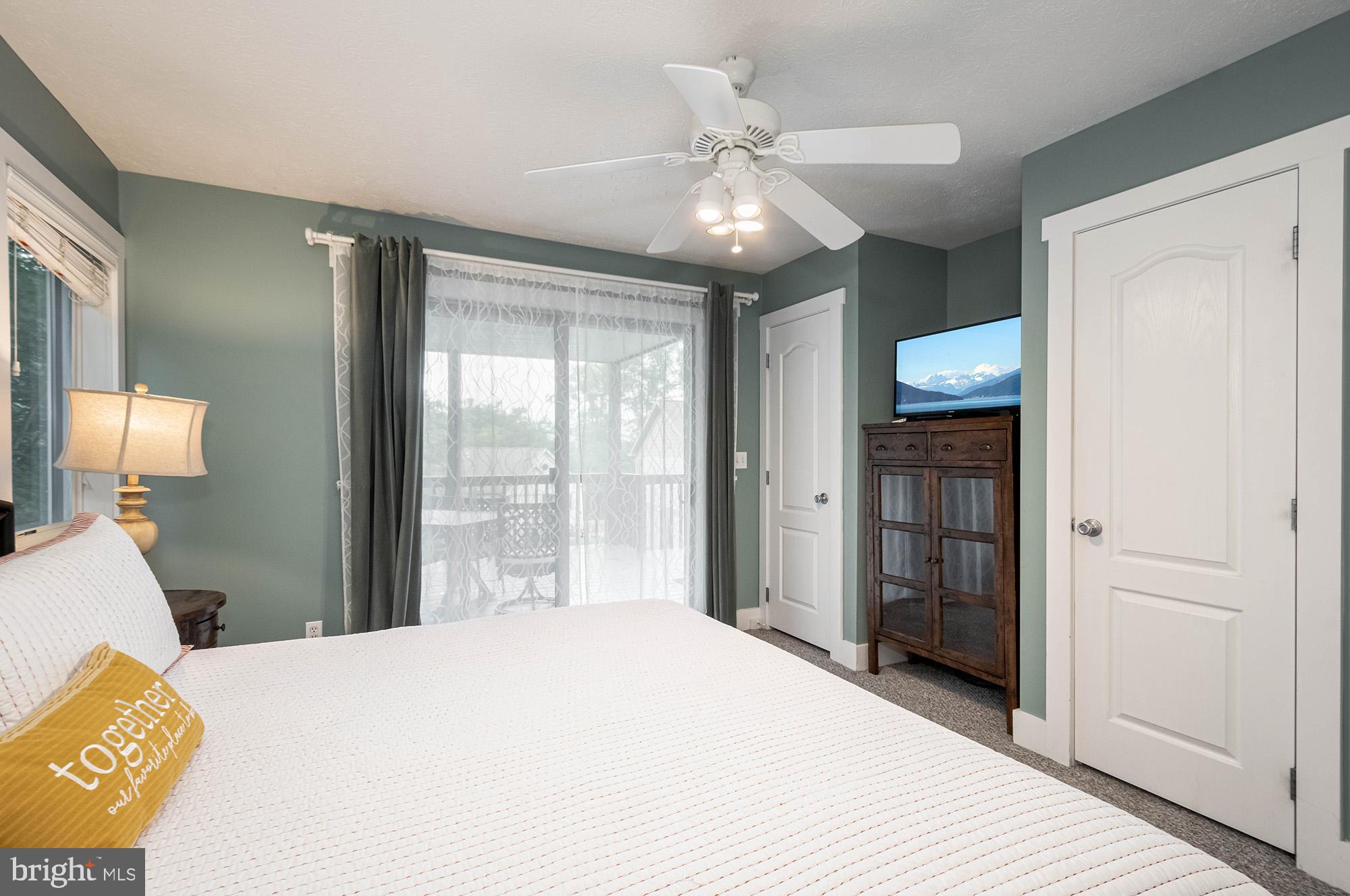 SILVER TREE LANDING - Residential