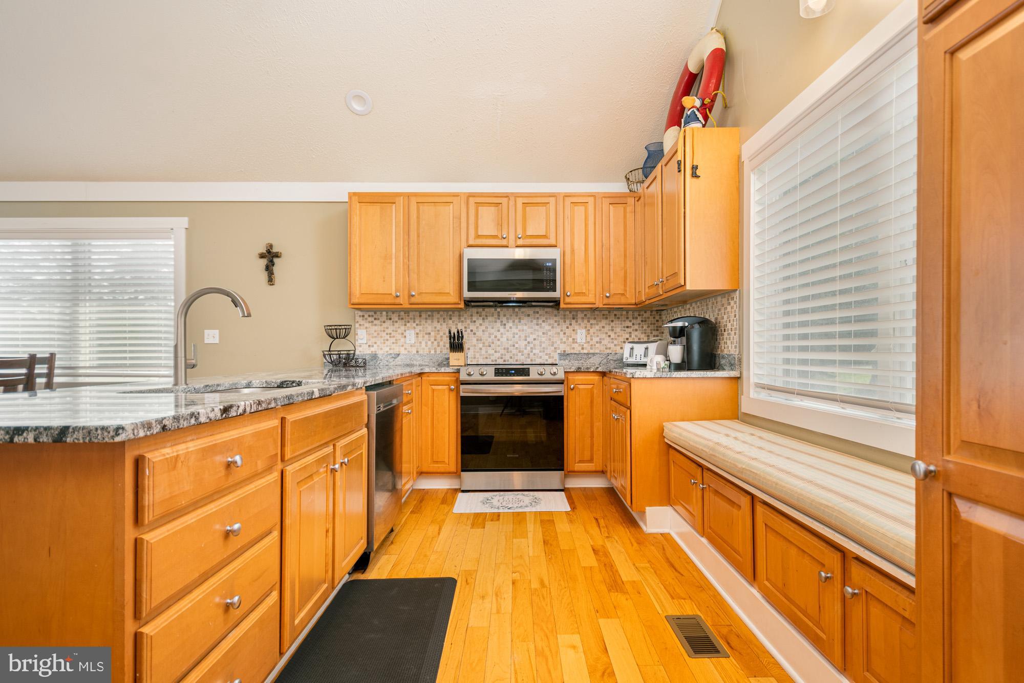 SILVER TREE LANDING - Residential