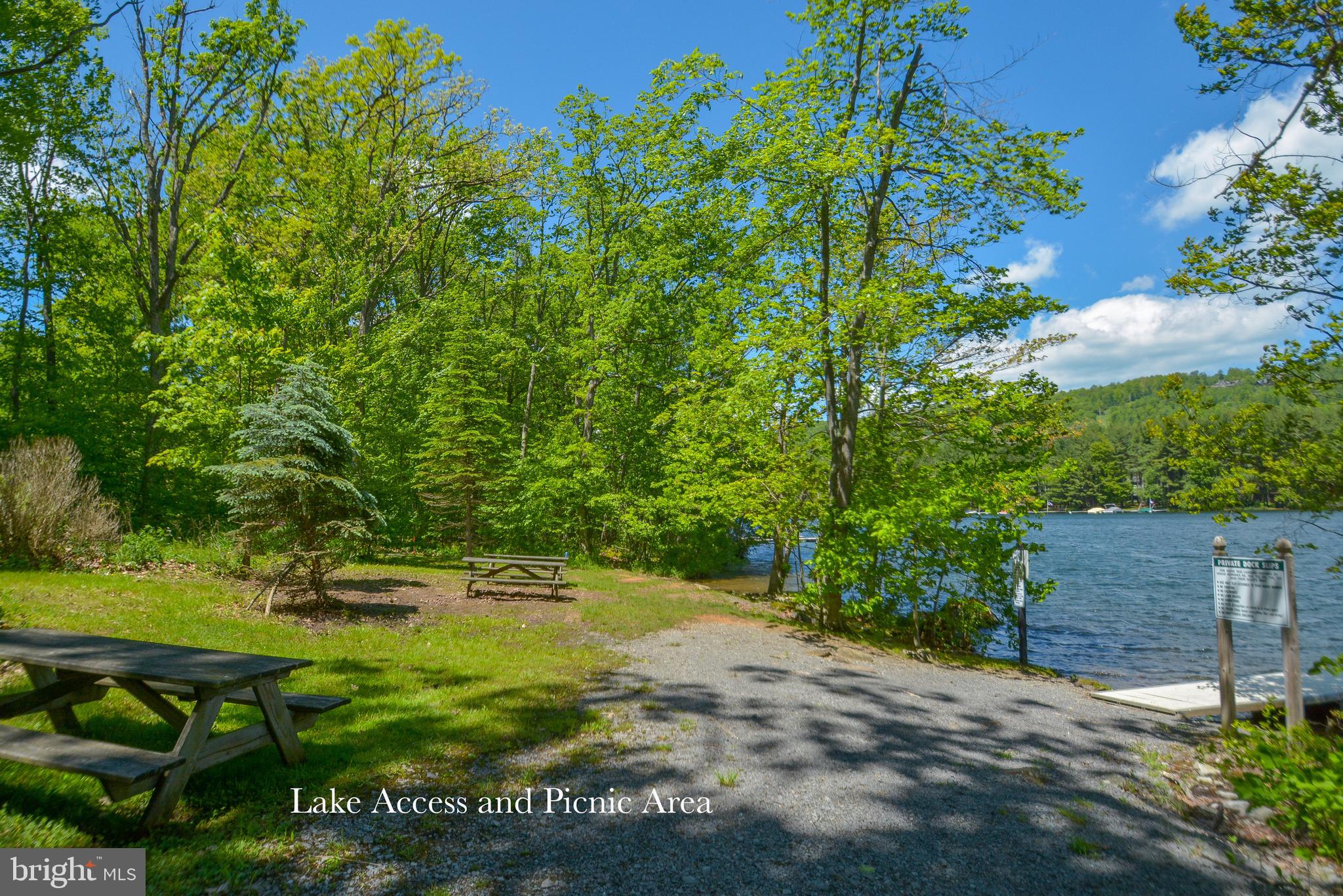 SILVER TREE LANDING - Residential