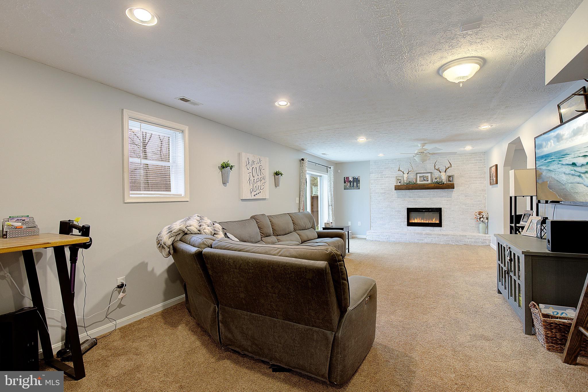 THE HIGHLANDS - Residential