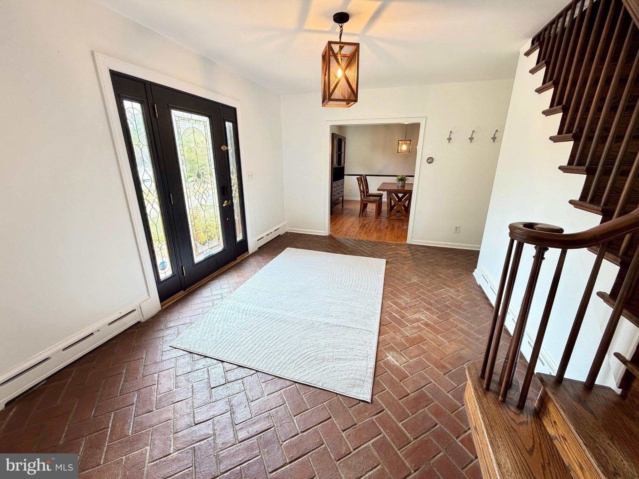 2460 BUTTONWOOD DRIVE