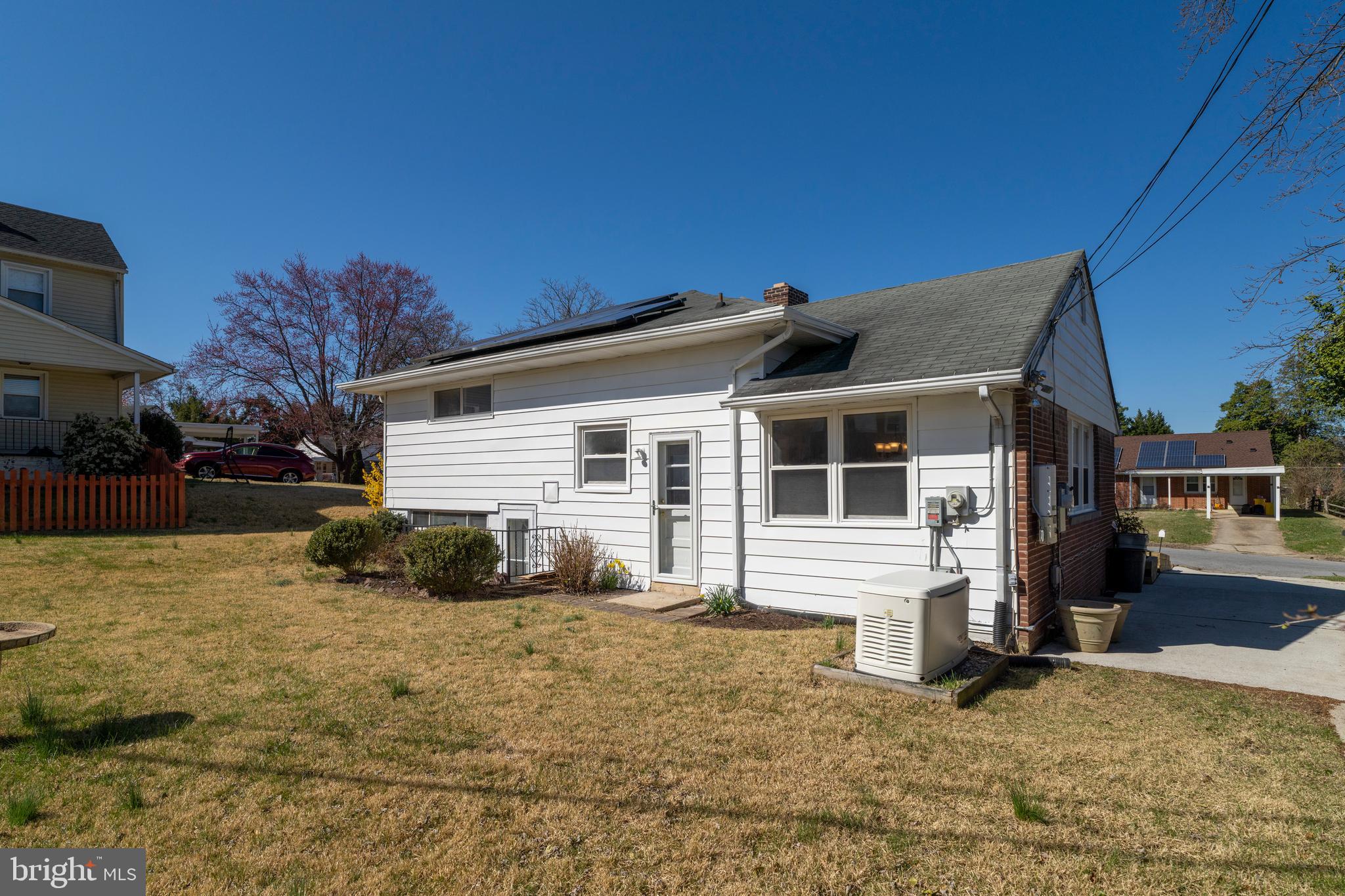 LOCH HILL - Residential