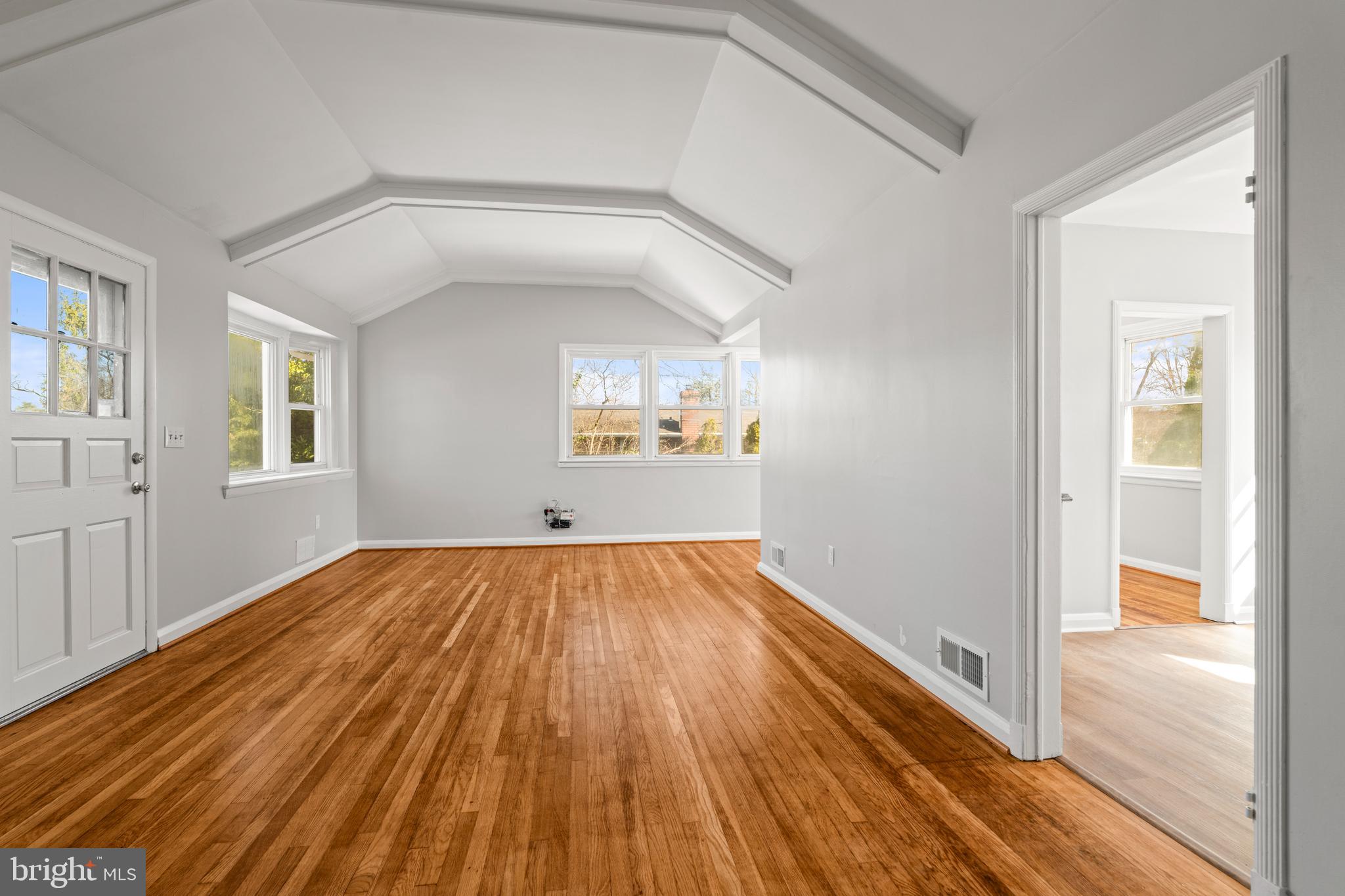 LOCH HILL - Residential