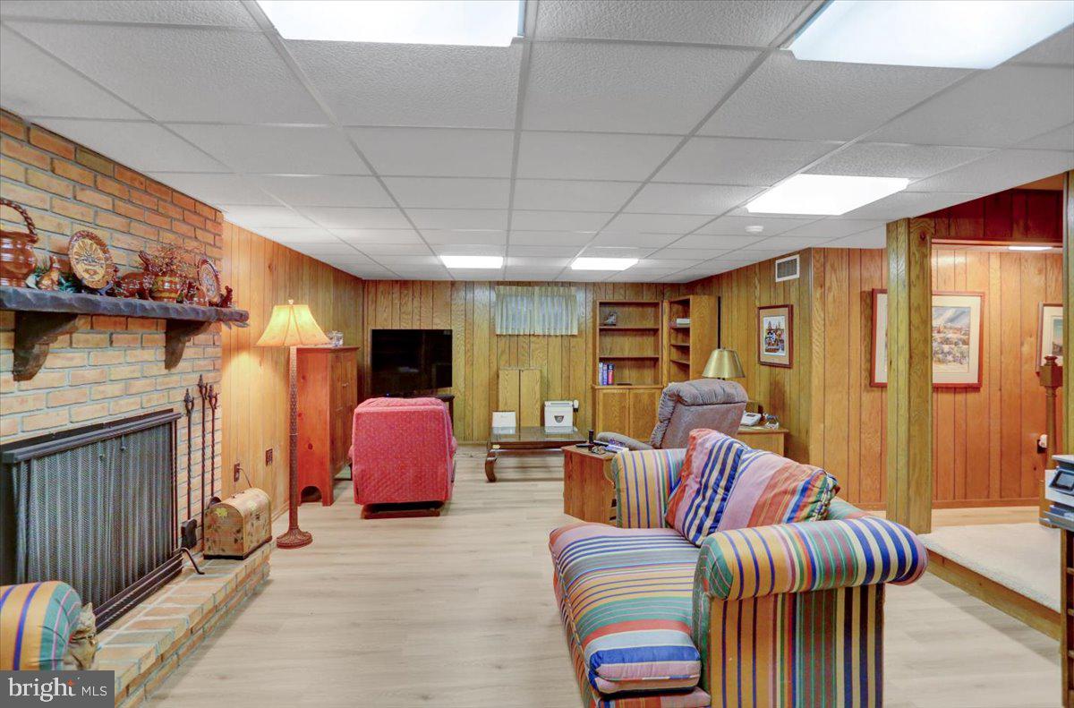 GLEN OLEY FARMS - Residential