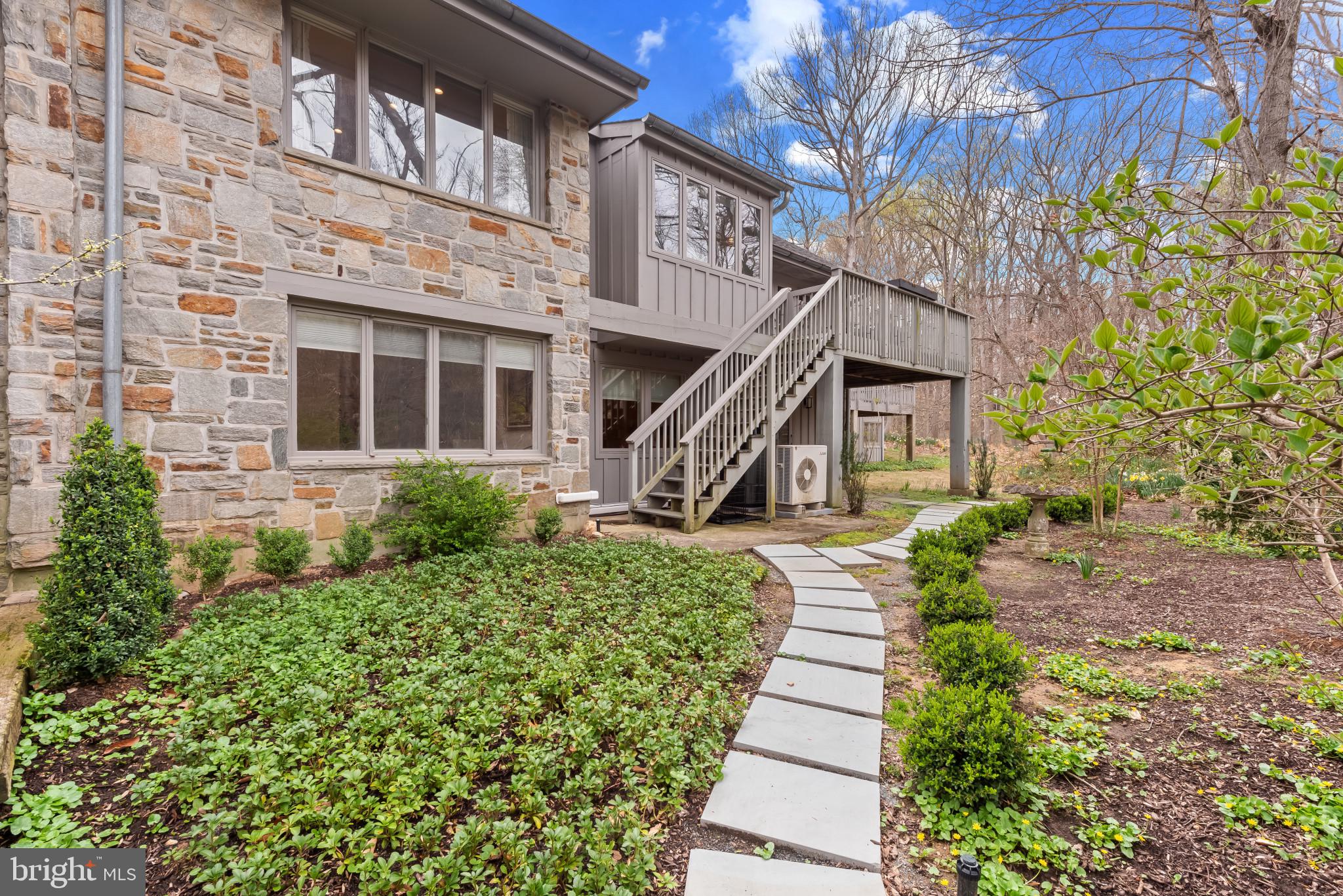 ROCKLAND - Residential