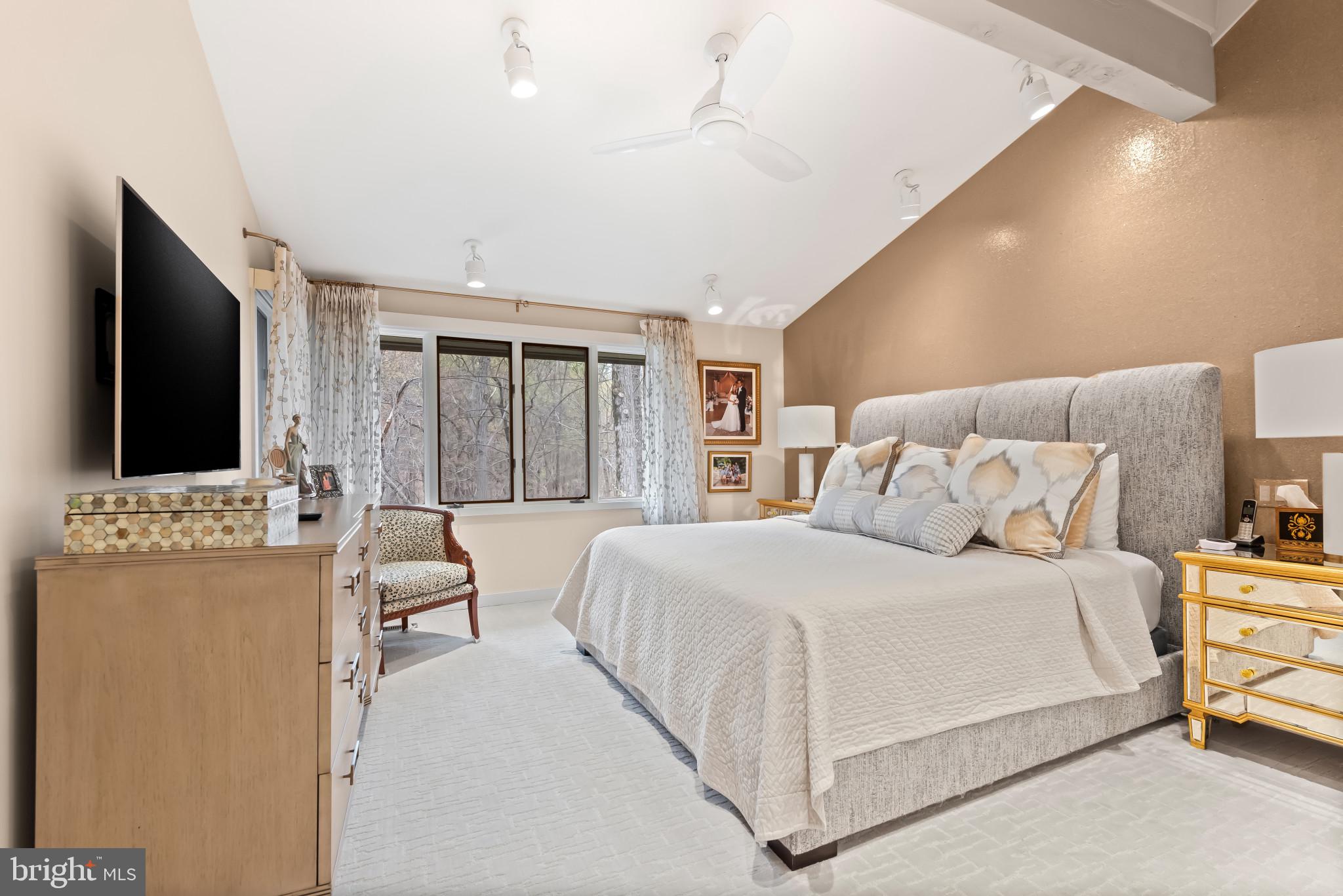 ROCKLAND - Residential