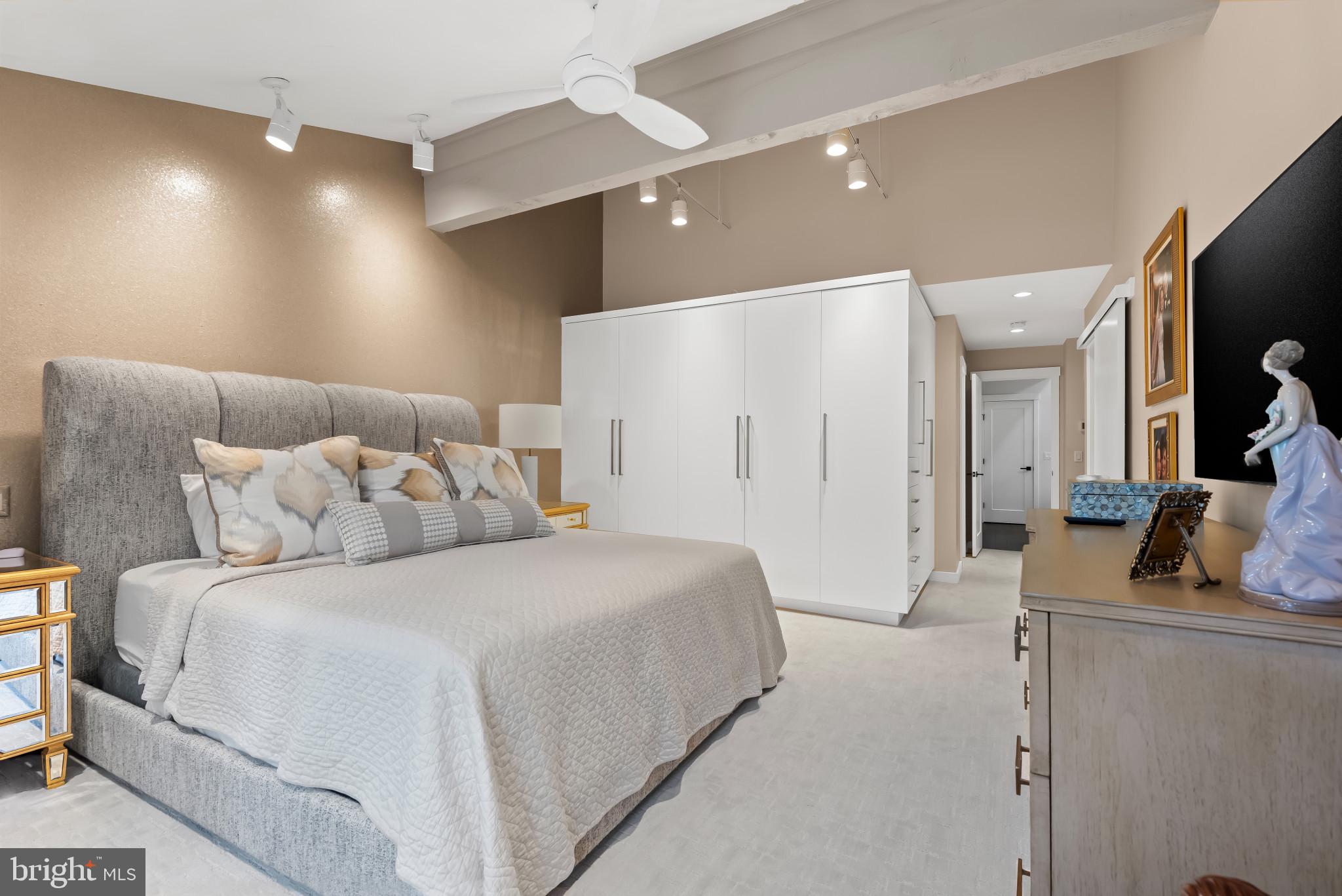 ROCKLAND - Residential