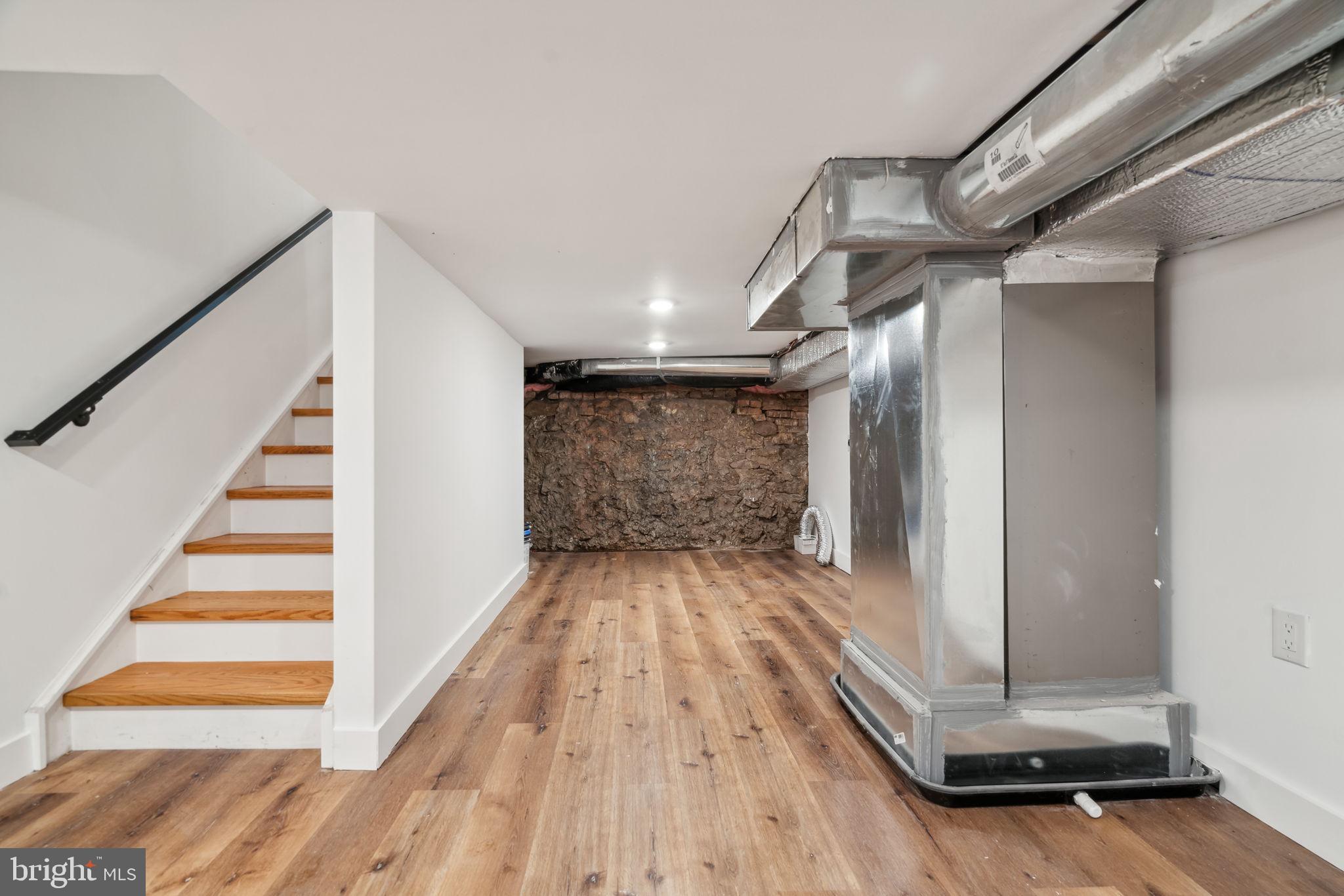 POINT BREEZE - Residential Lease