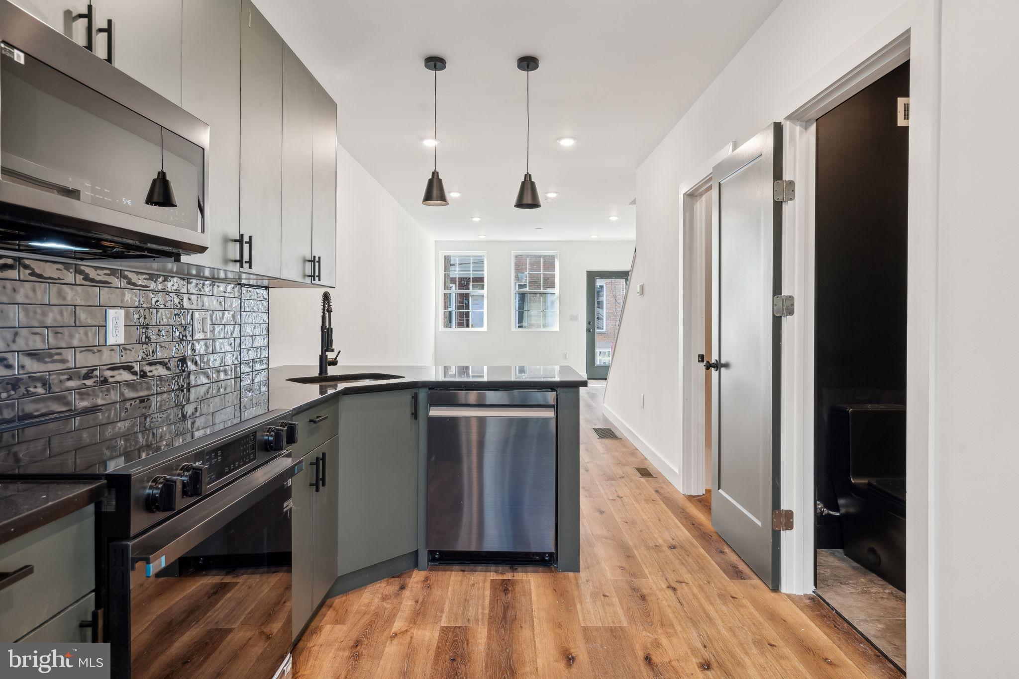 POINT BREEZE - Residential Lease