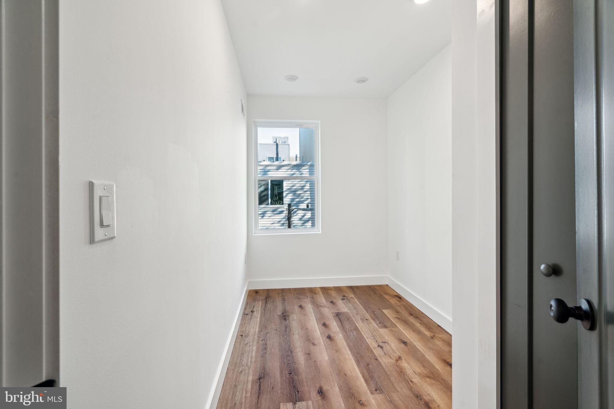 POINT BREEZE - Residential Lease