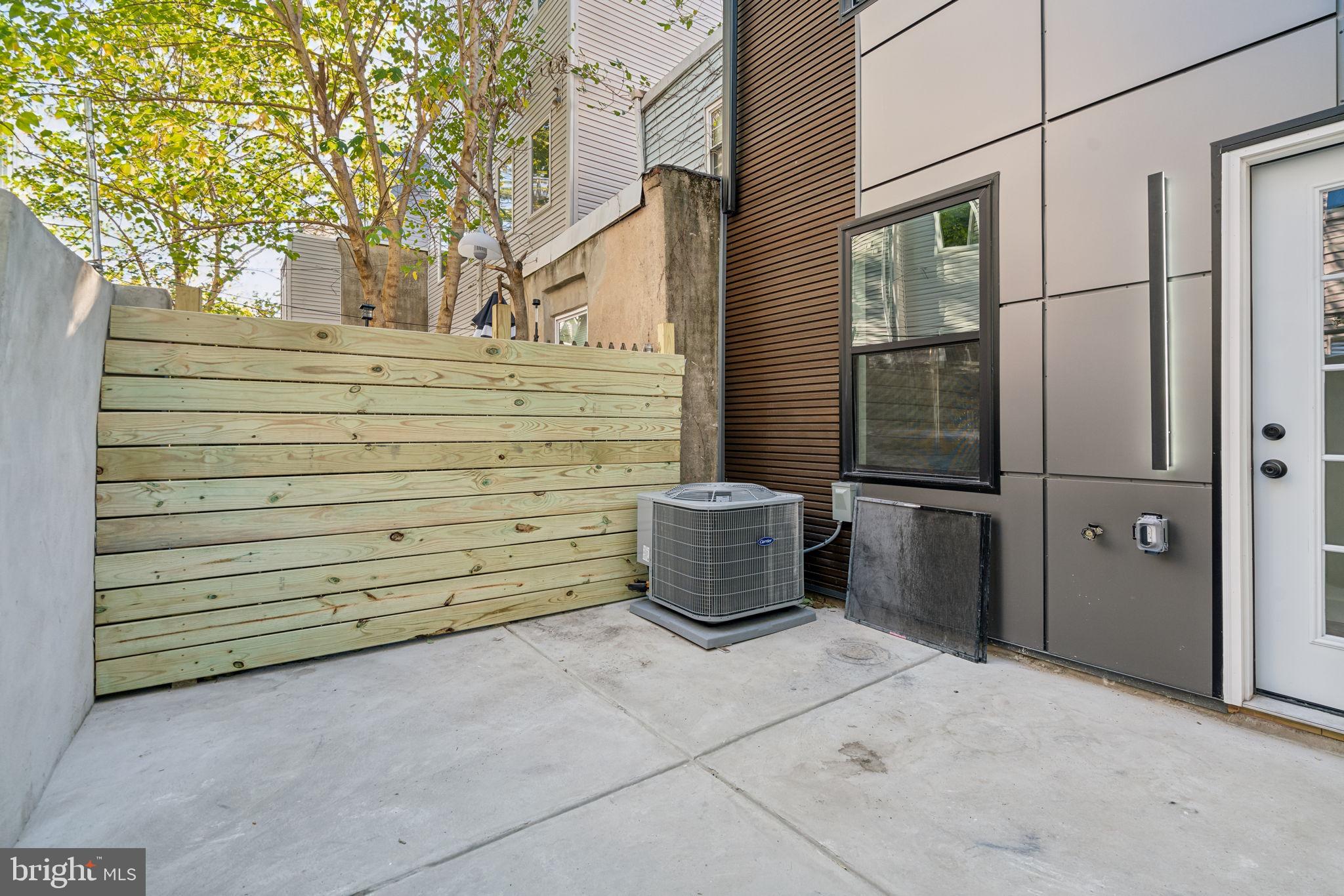 POINT BREEZE - Residential Lease