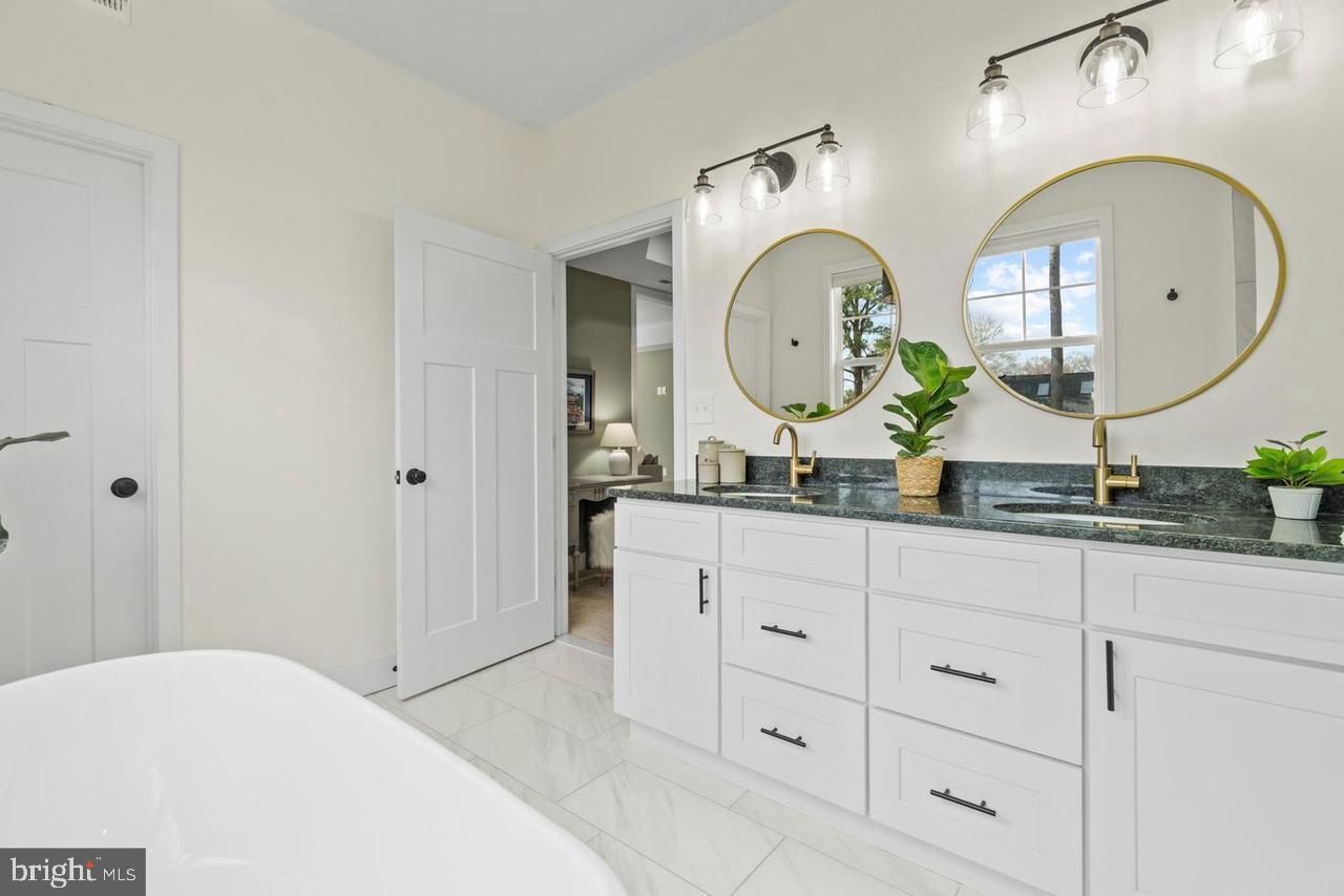 FAIRFAX - Residential