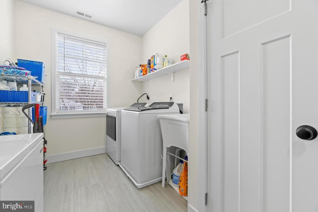 FAIRFAX - Residential