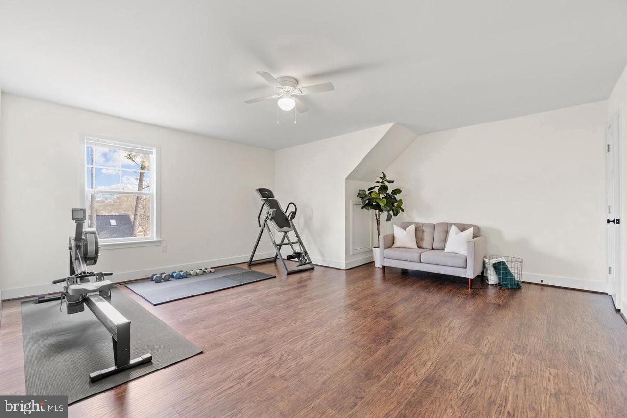 FAIRFAX - Residential