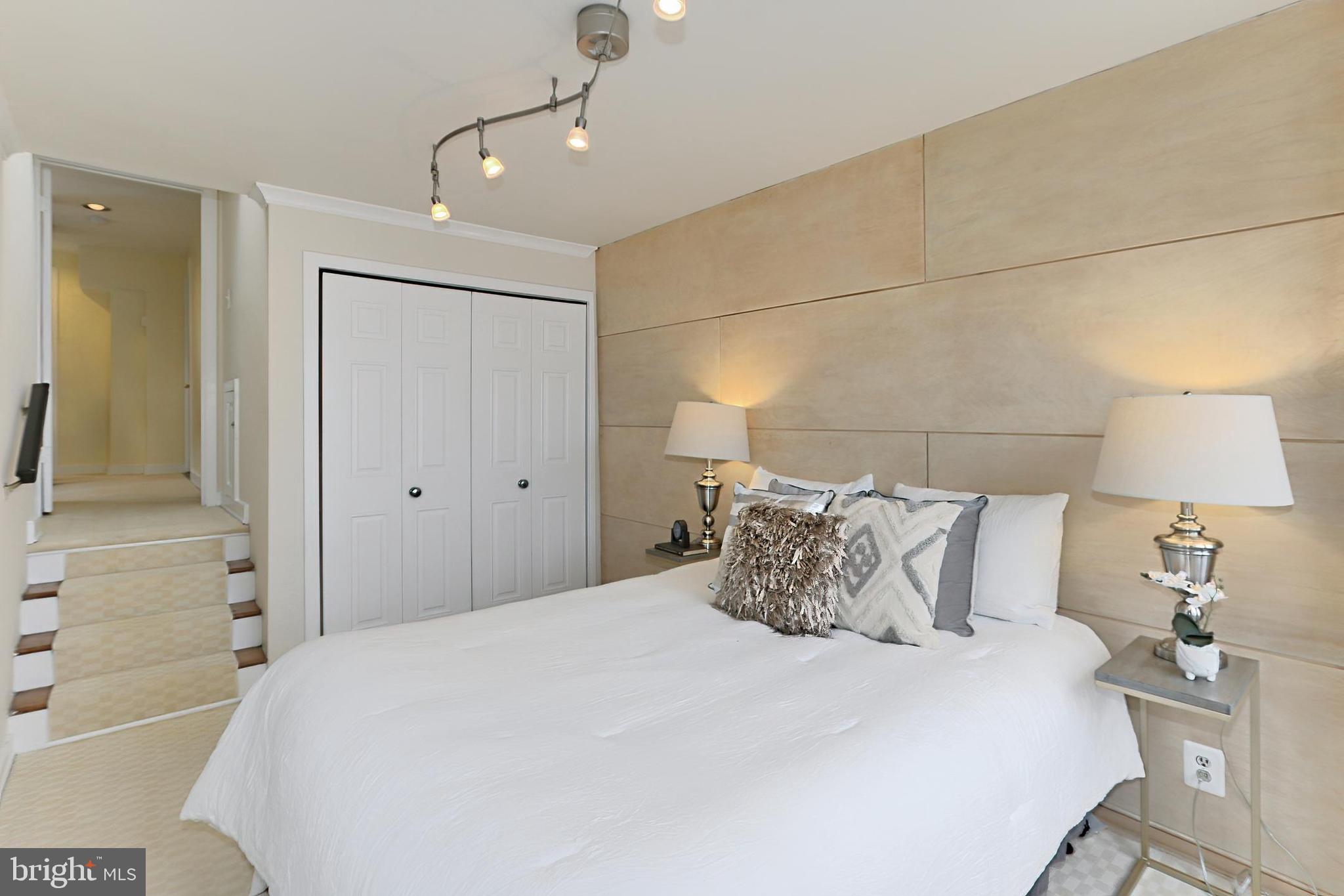 OLD TOWN ALEXANDRIA - Residential Lease