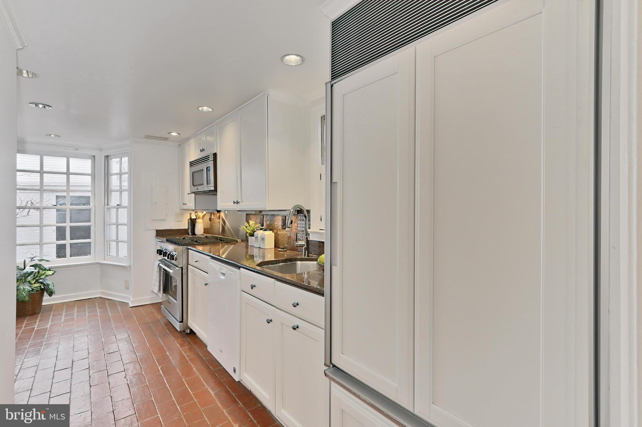 OLD TOWN ALEXANDRIA - Residential Lease