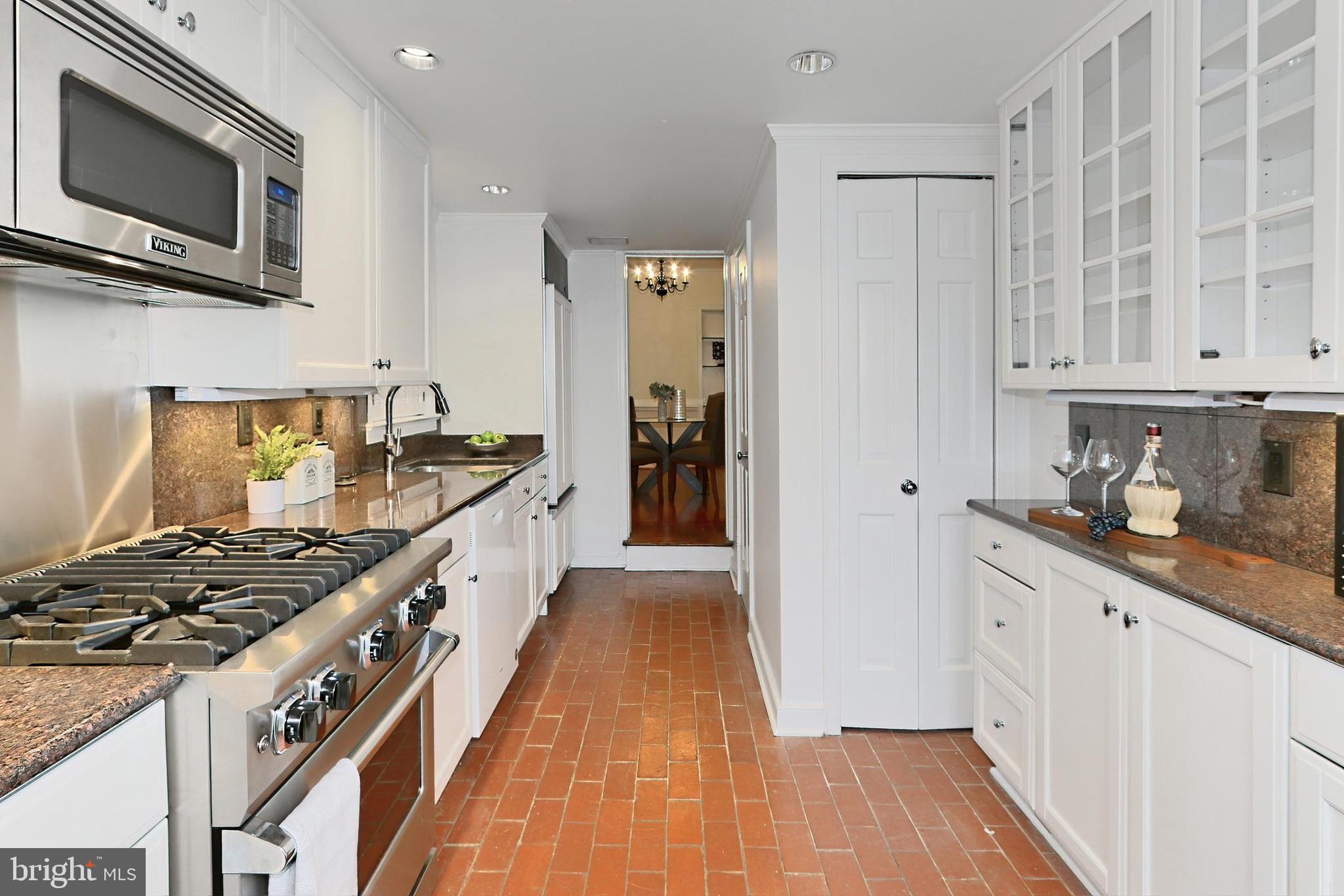 OLD TOWN ALEXANDRIA - Residential Lease