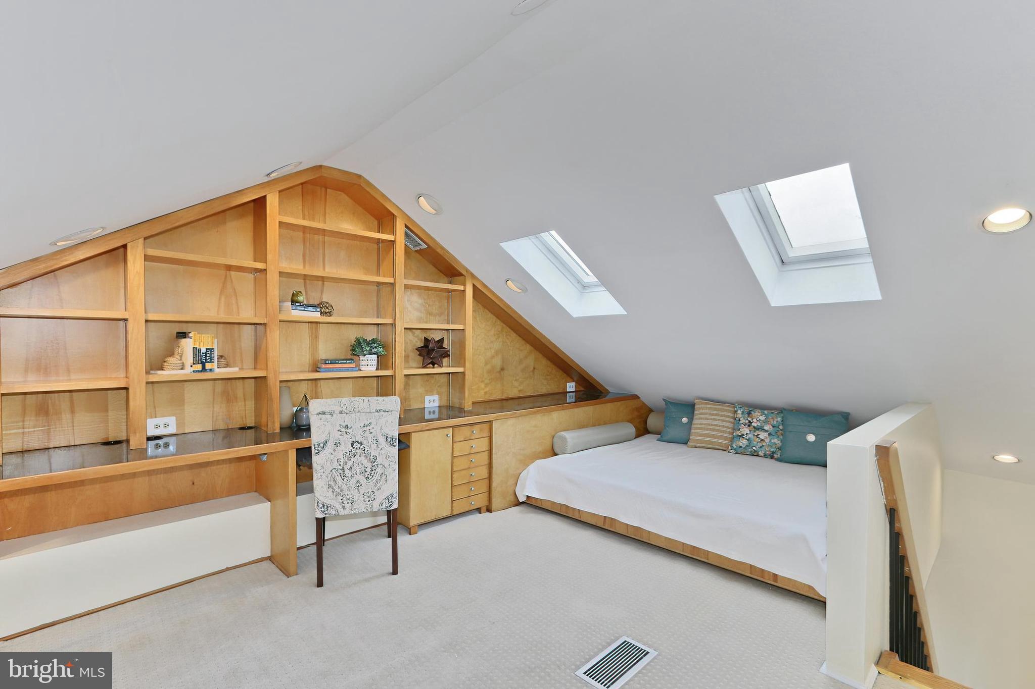 OLD TOWN ALEXANDRIA - Residential Lease