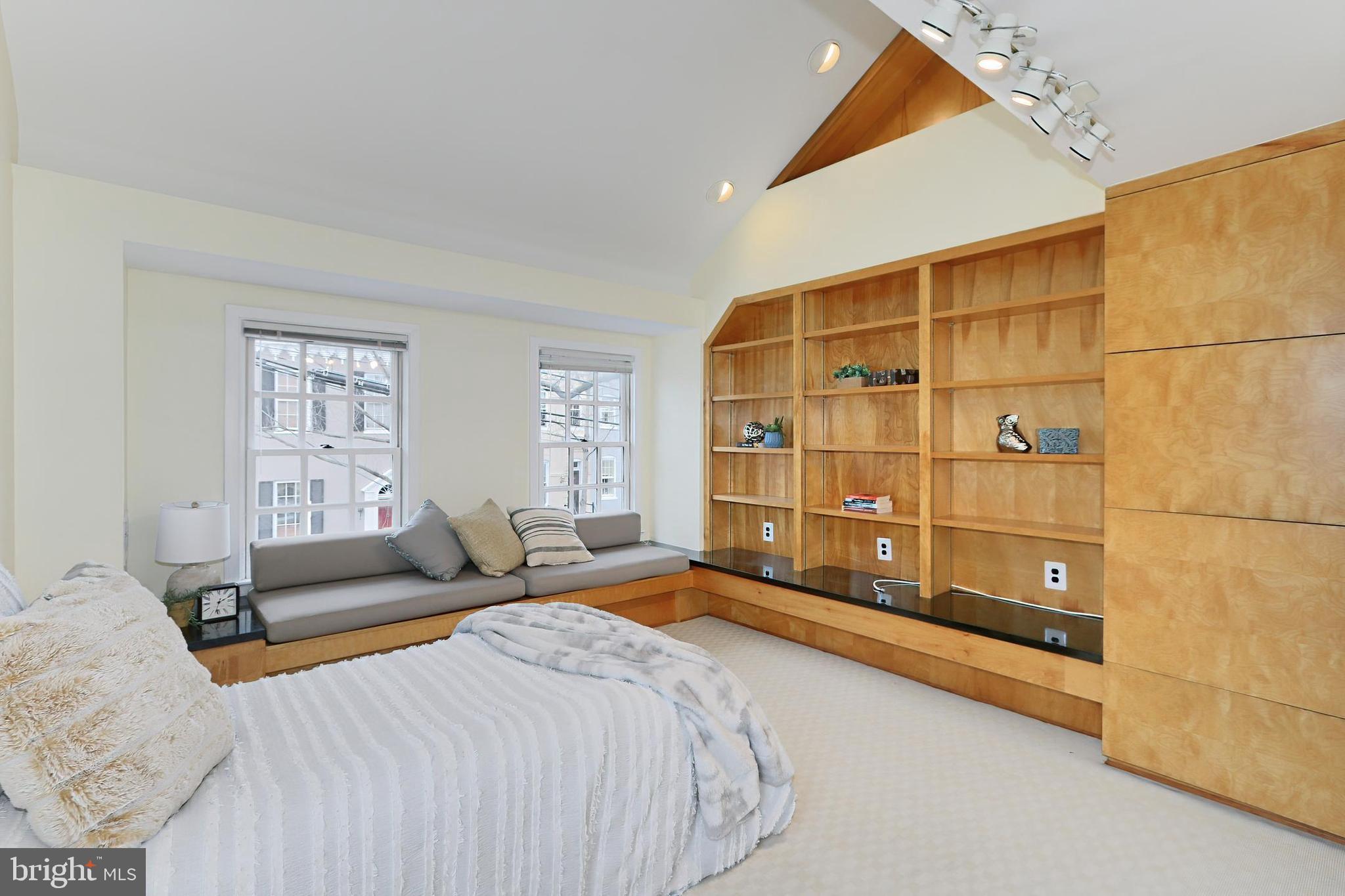 OLD TOWN ALEXANDRIA - Residential Lease