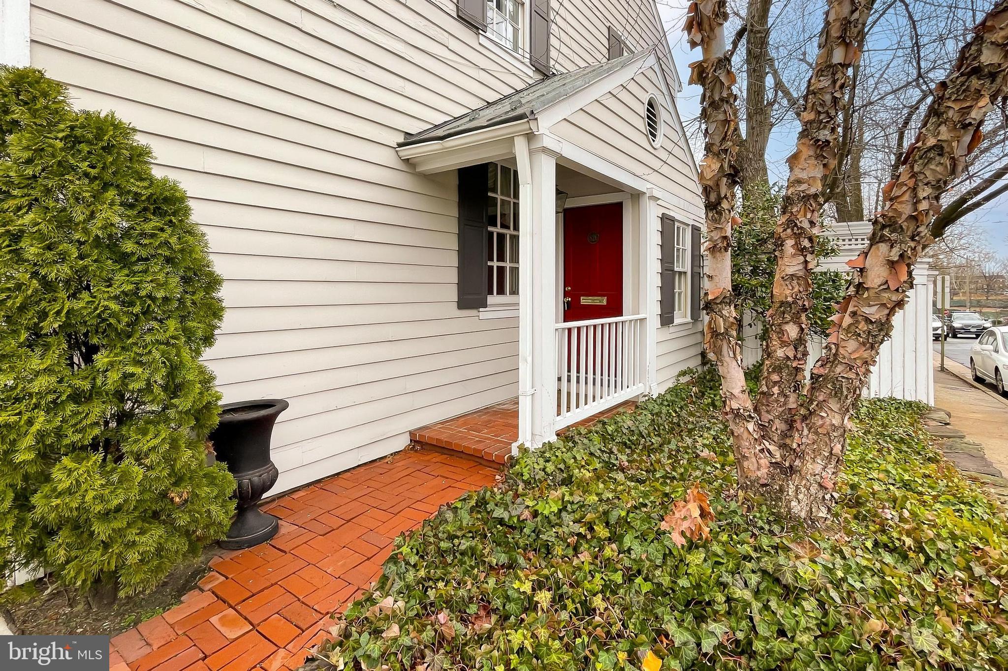 OLD TOWN ALEXANDRIA - Residential Lease