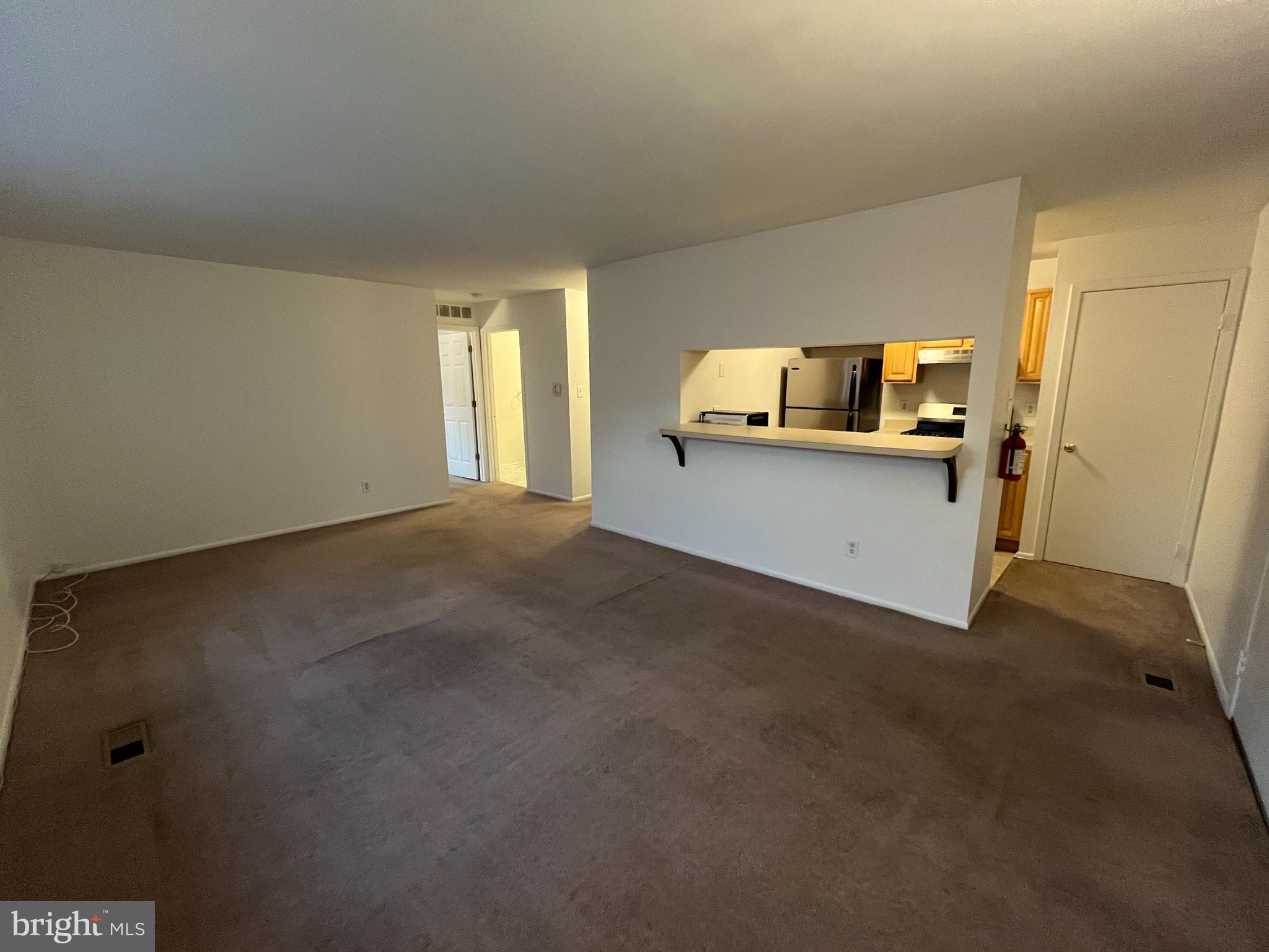 1909 WOODHOLLOW DRIVE