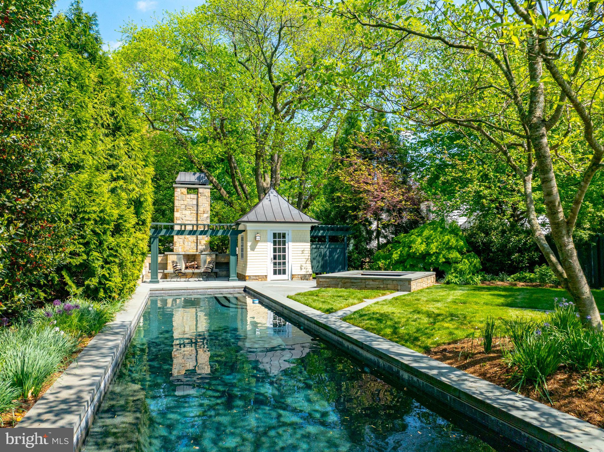 PENDENNIS MOUNT - Residential