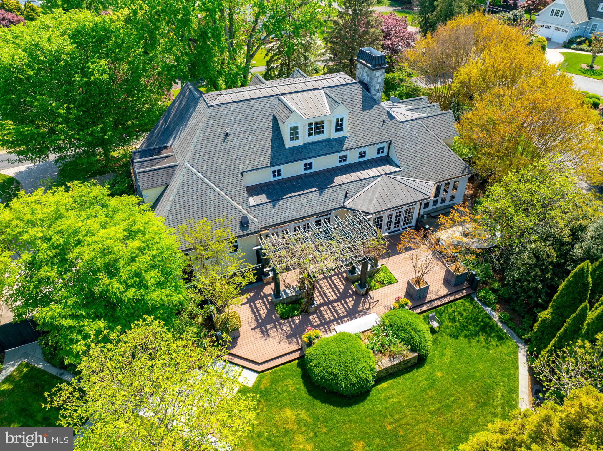 PENDENNIS MOUNT - Residential