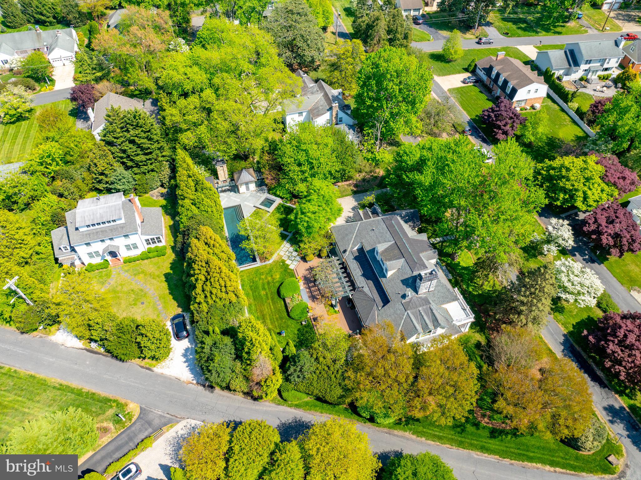 PENDENNIS MOUNT - Residential