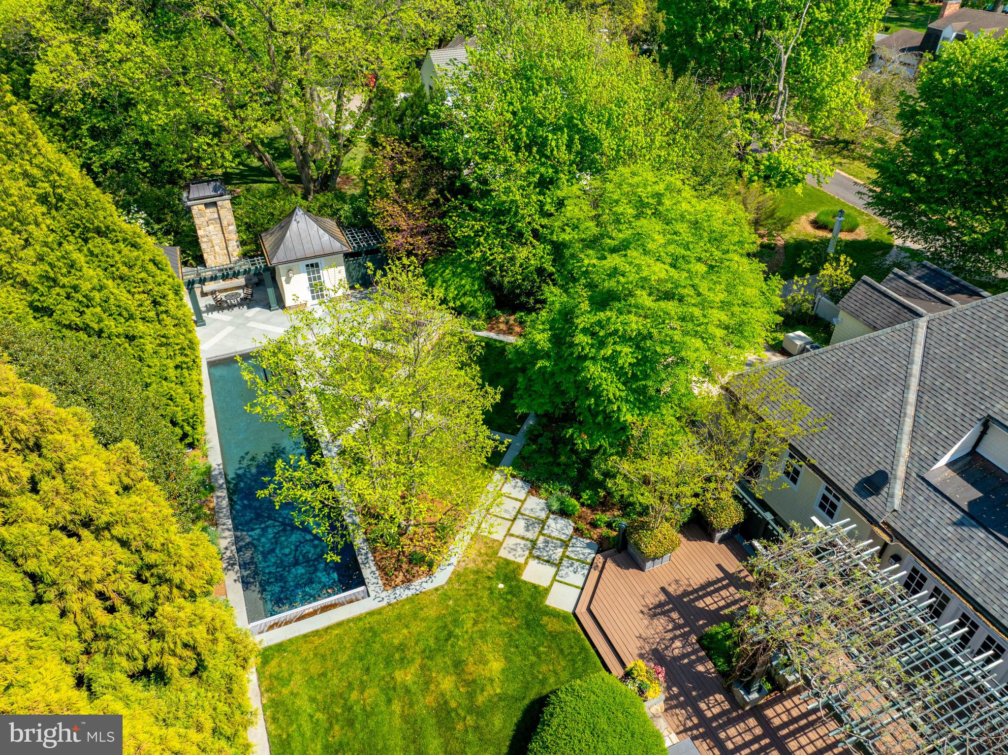 PENDENNIS MOUNT - Residential