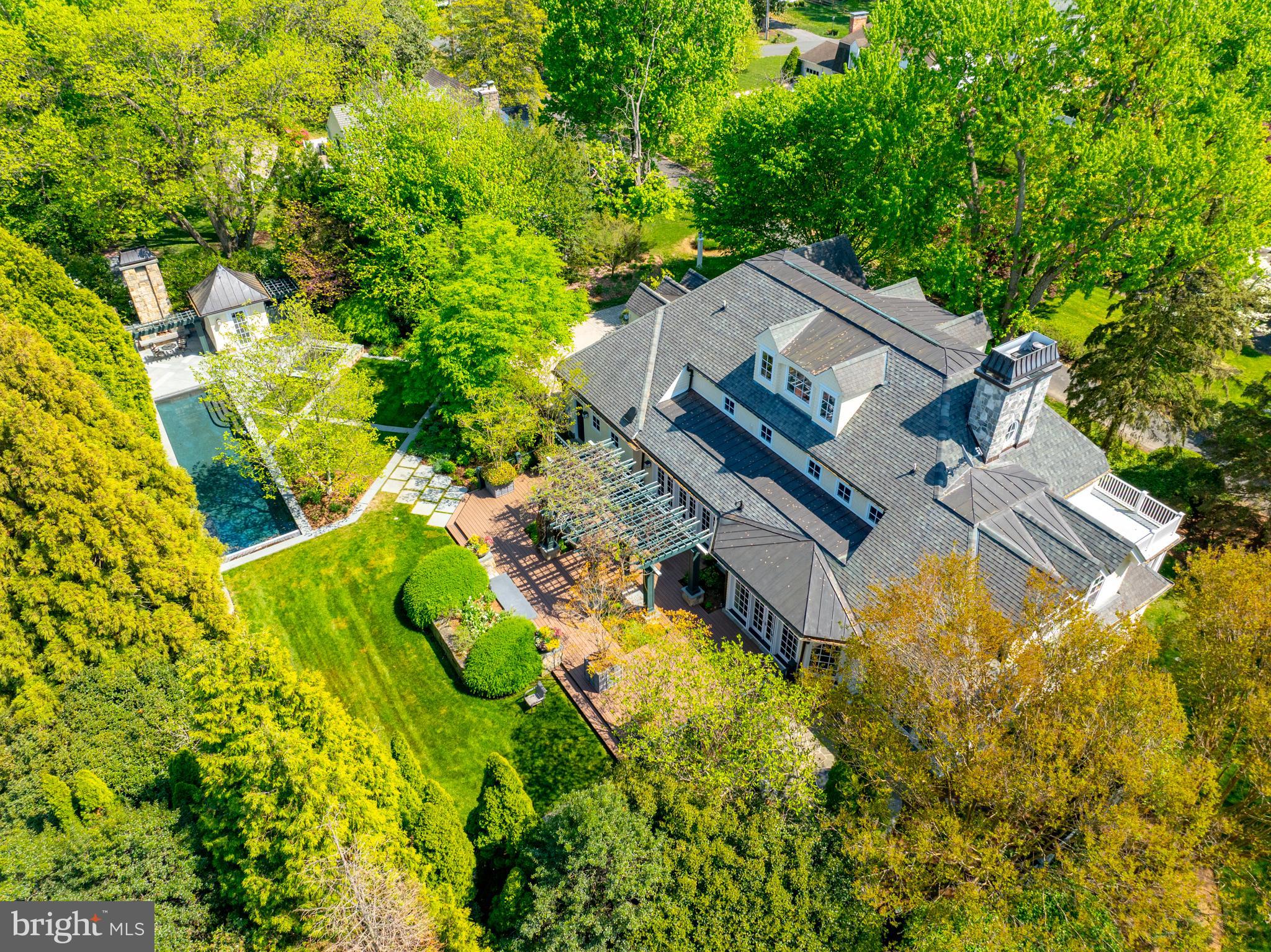 PENDENNIS MOUNT - Residential